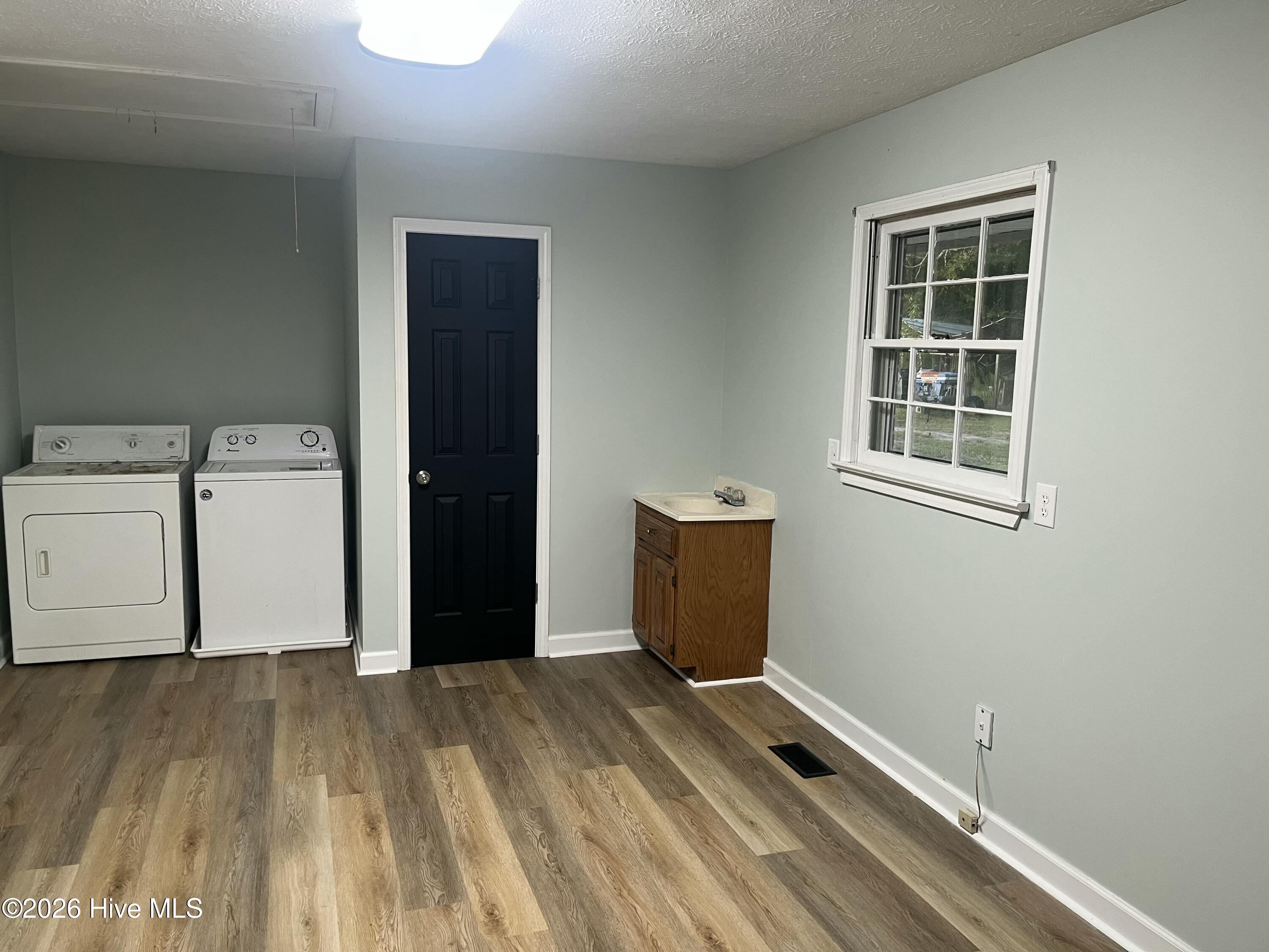 10818 Old Lumberton Road Property Photo 3