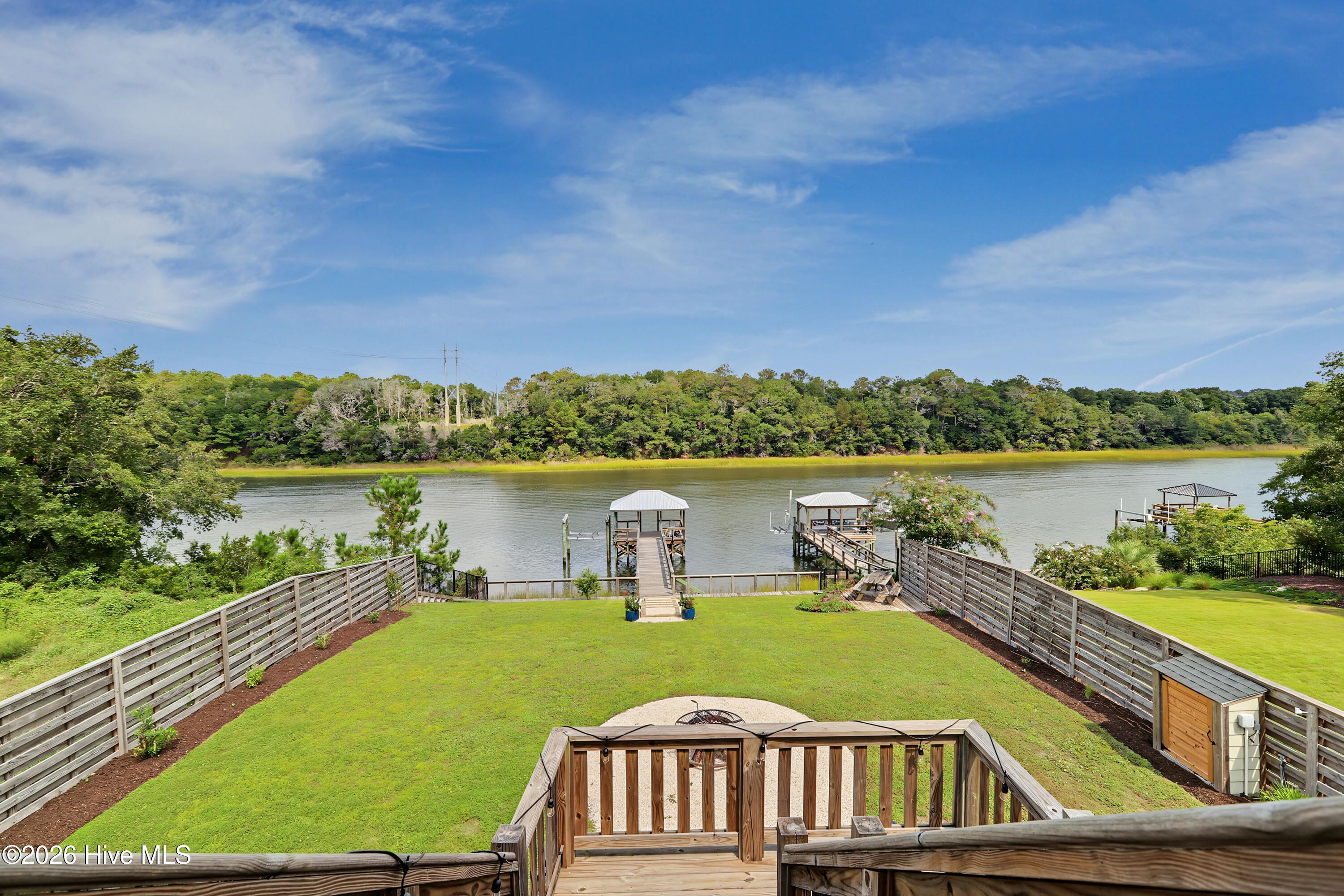 602 E Yacht Drive Property Photo 1