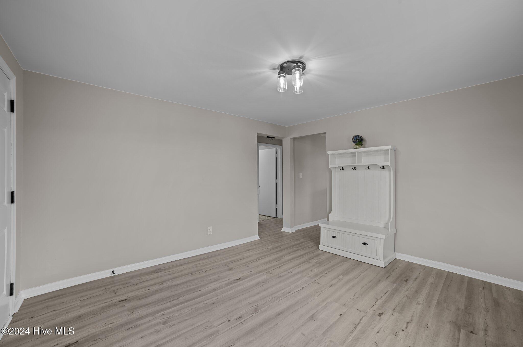 517 W 7th Street Property Photo 5