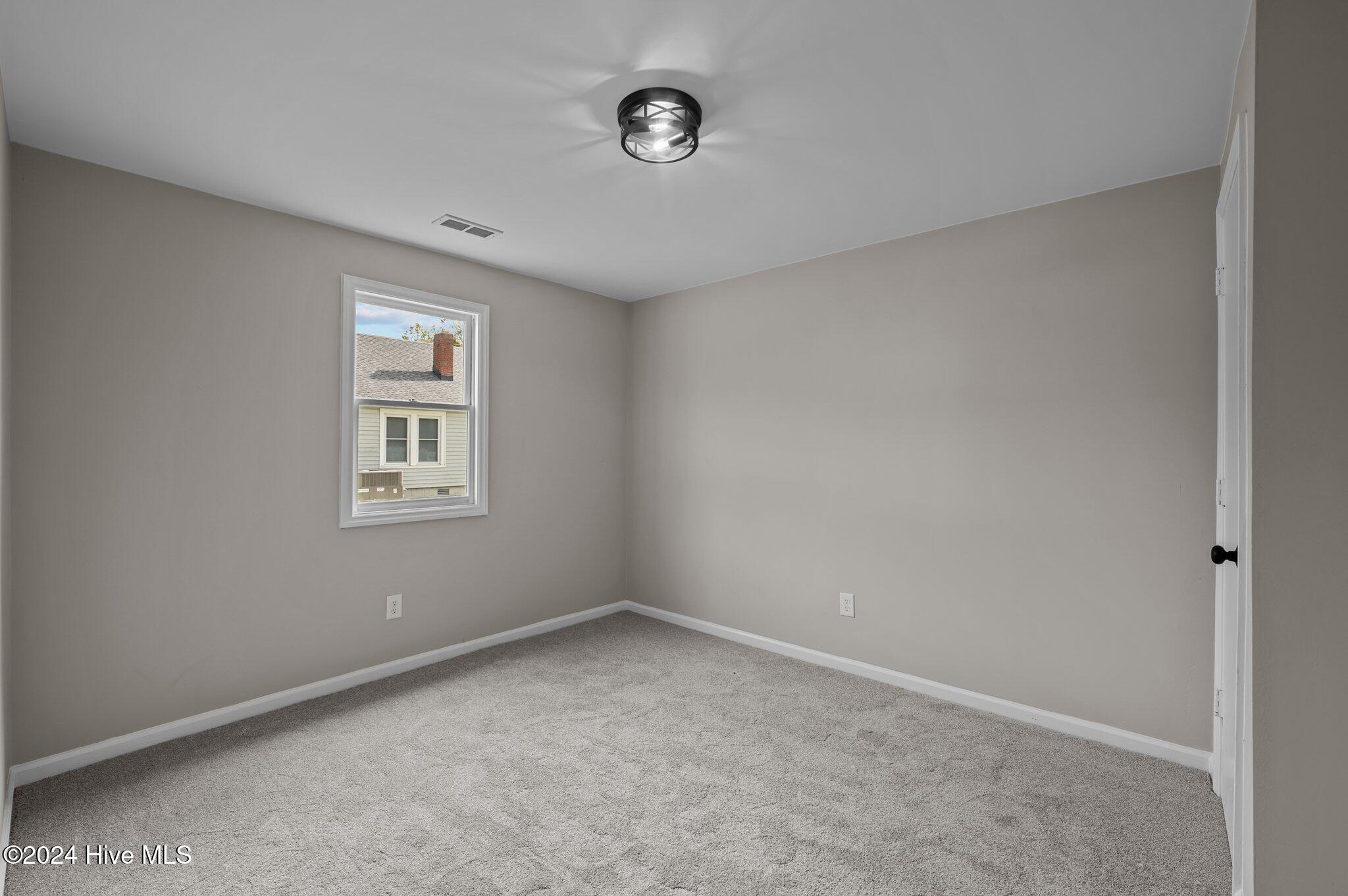517 W 7th Street Property Photo 17