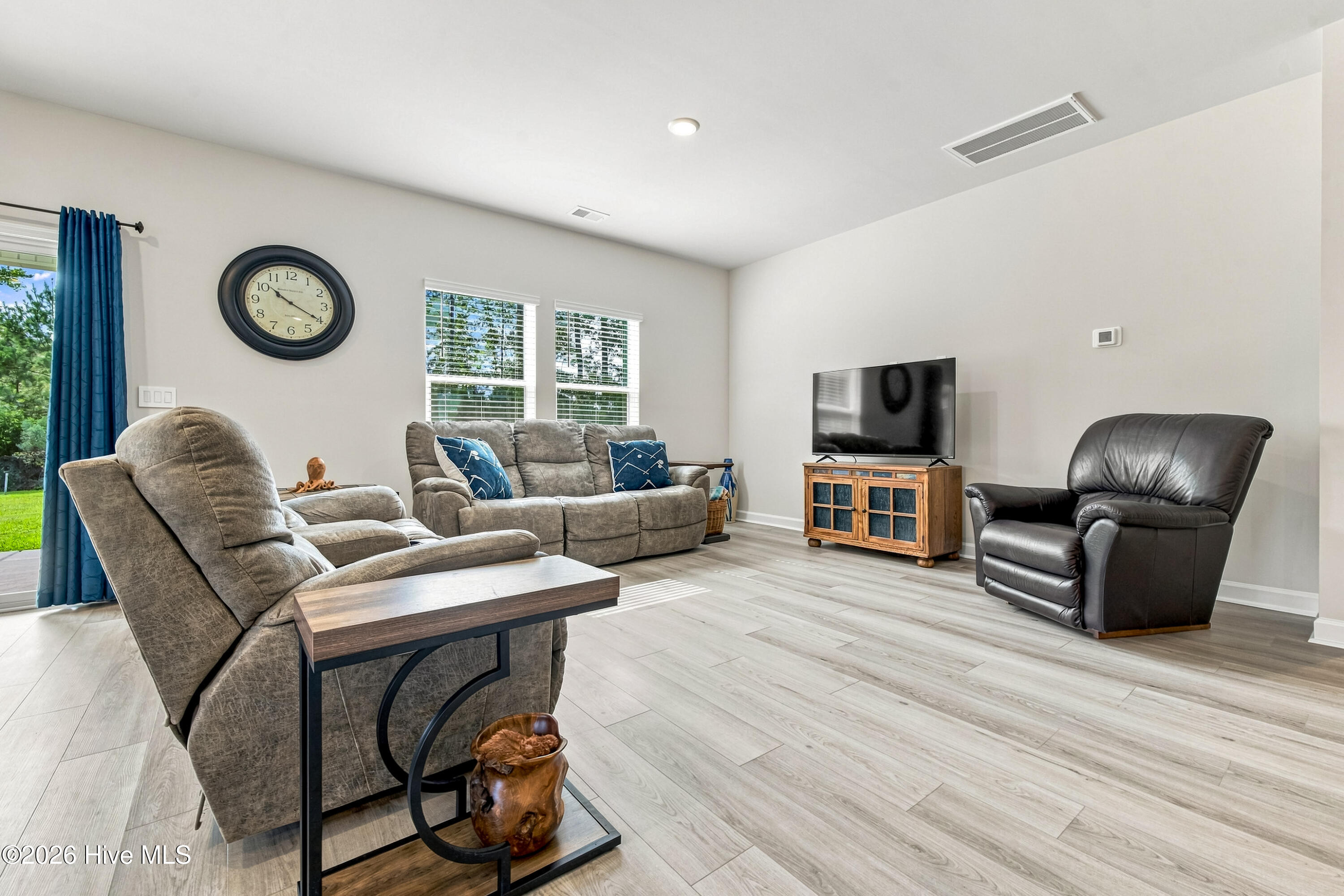 605 Blackthorne Circle Nw Property Photo 14