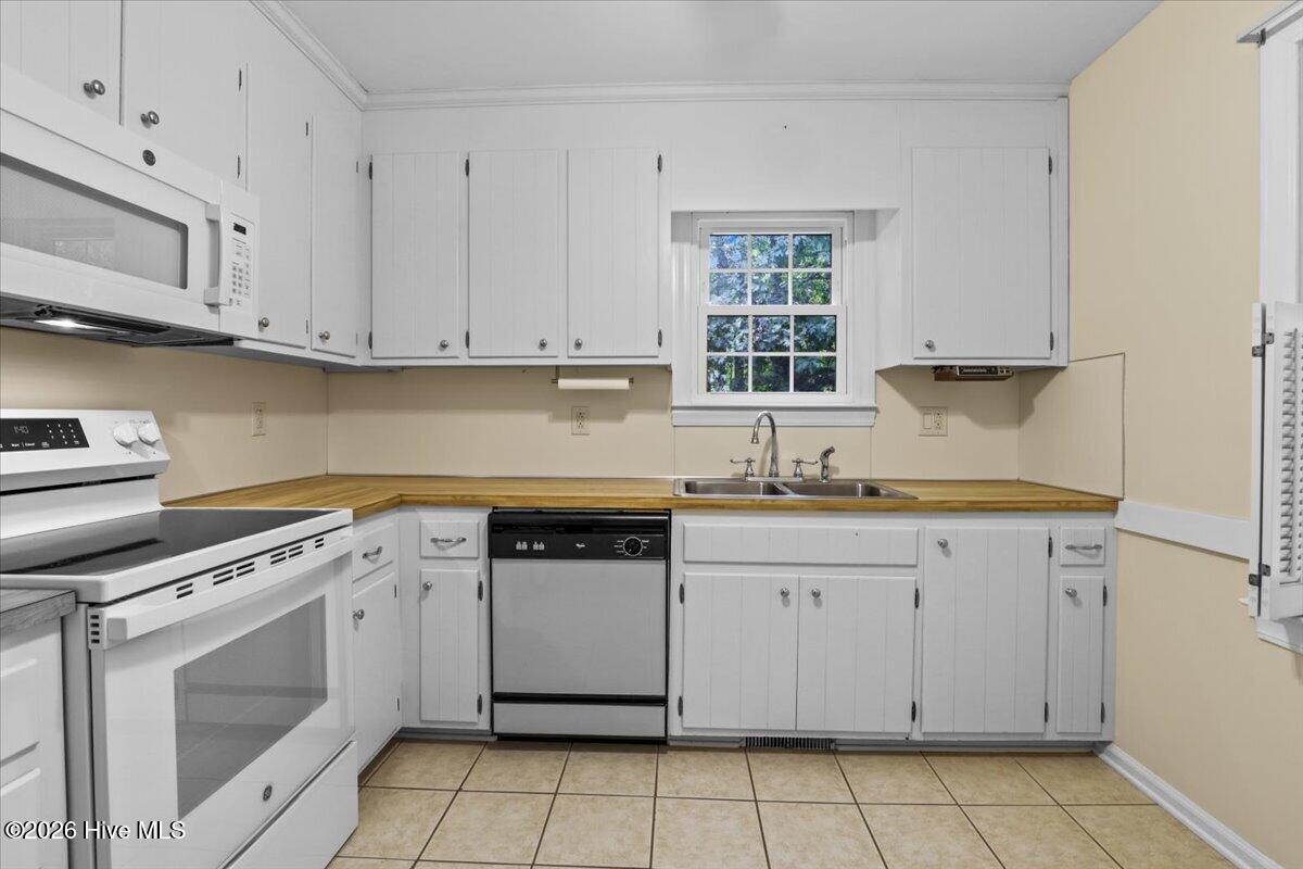 4528 Country Lane Property Photo 9