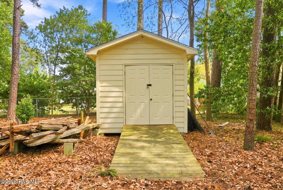 1933 Merrimac Drive Property Photo 19