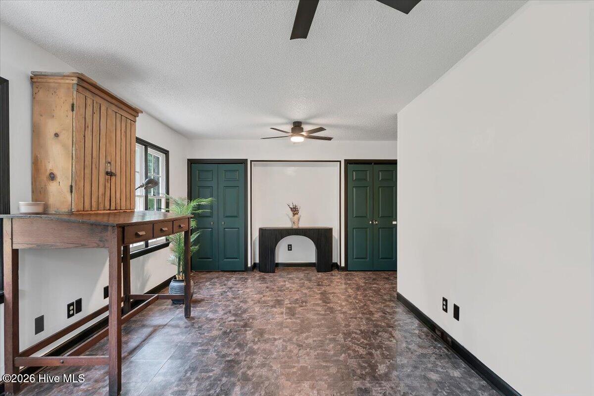 1933 Merrimac Drive Property Photo 58