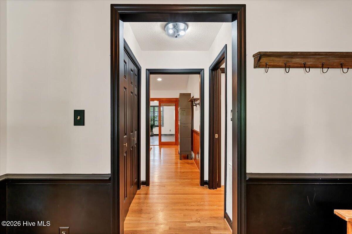 1933 Merrimac Drive Property Photo 77