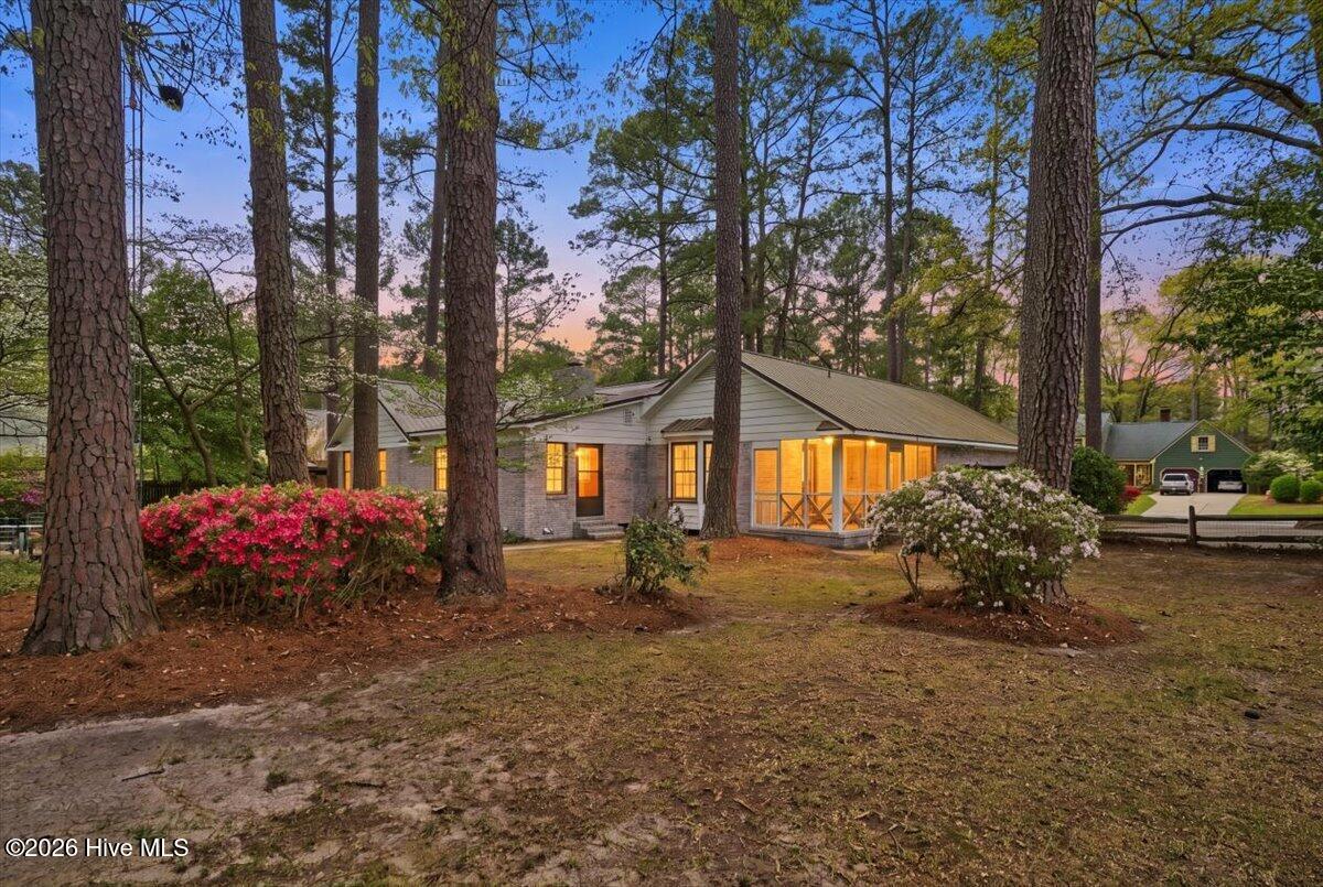 1933 Merrimac Drive Property Photo 88