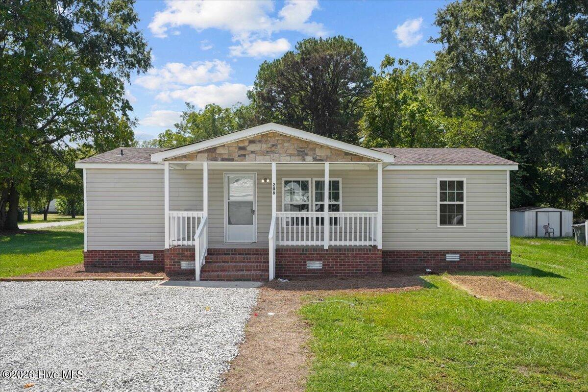 208 E Boundary Street Property Photo 1