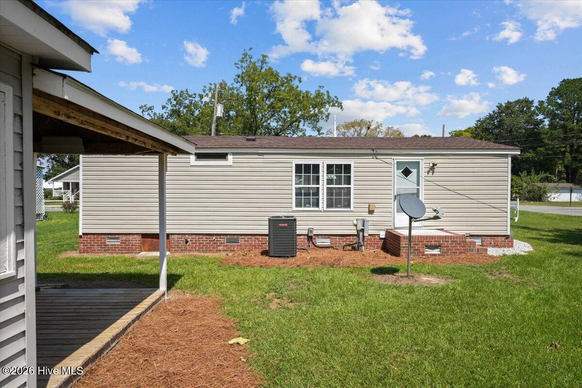 208 E Boundary Street Property Photo 8