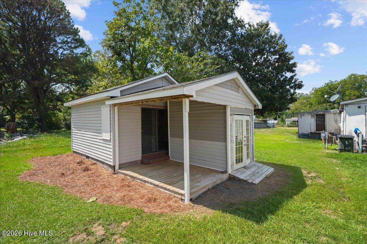 208 E Boundary Street Property Photo 9