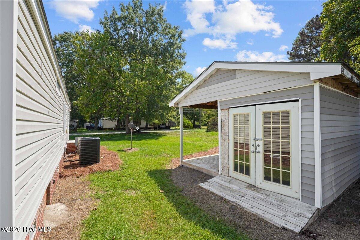 208 E Boundary Street Property Photo 10