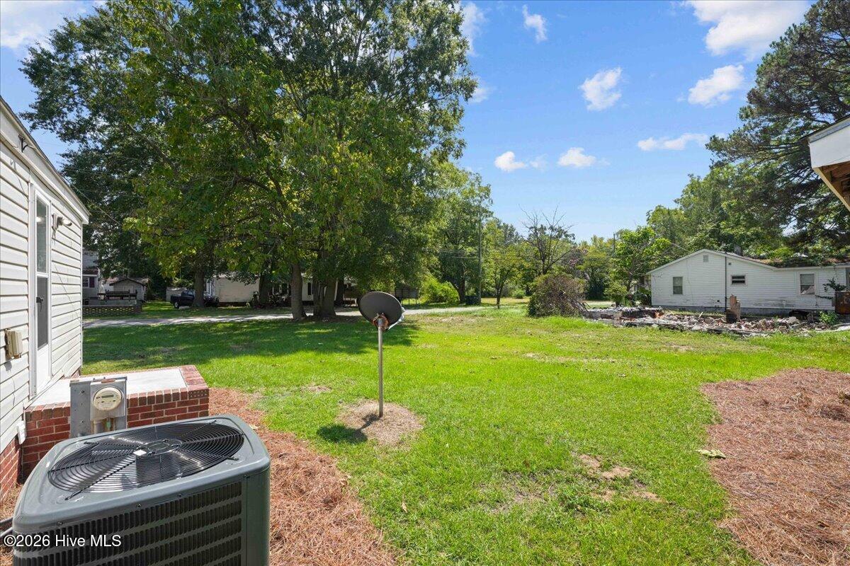 208 E Boundary Street Property Photo 11