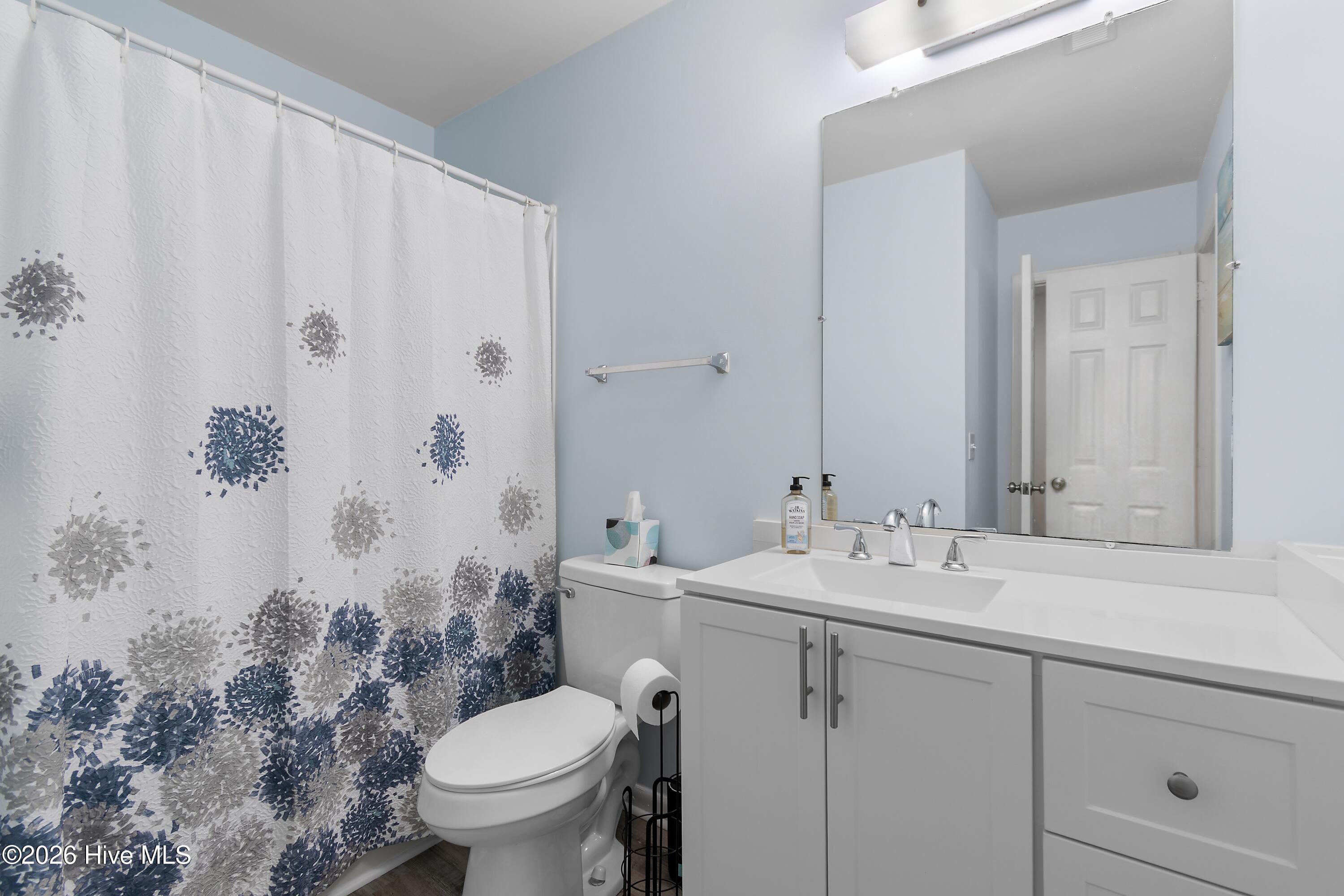 128 Lullwater Drive Unit B Property Photo 10