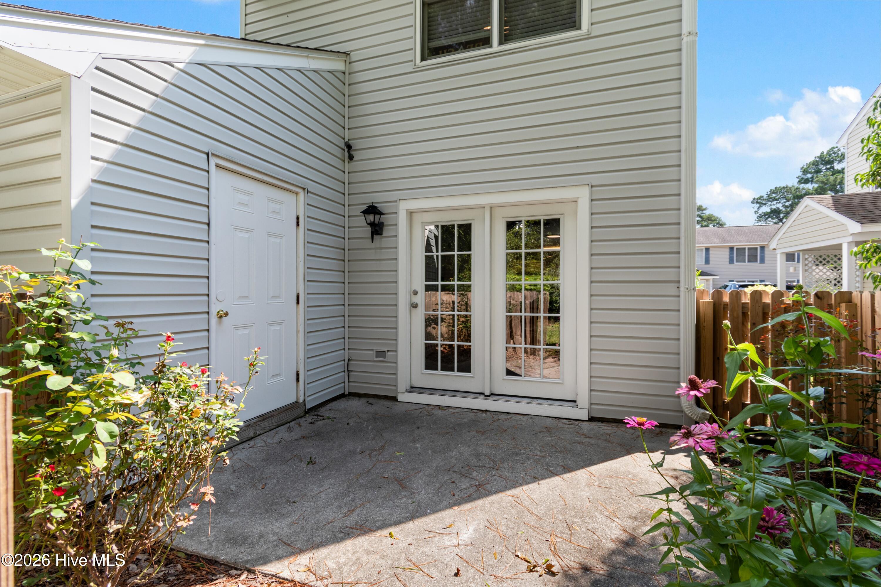 128 Lullwater Drive Unit B Property Photo 13
