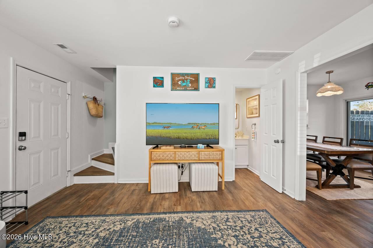 8821 Janell Court Property Photo 10