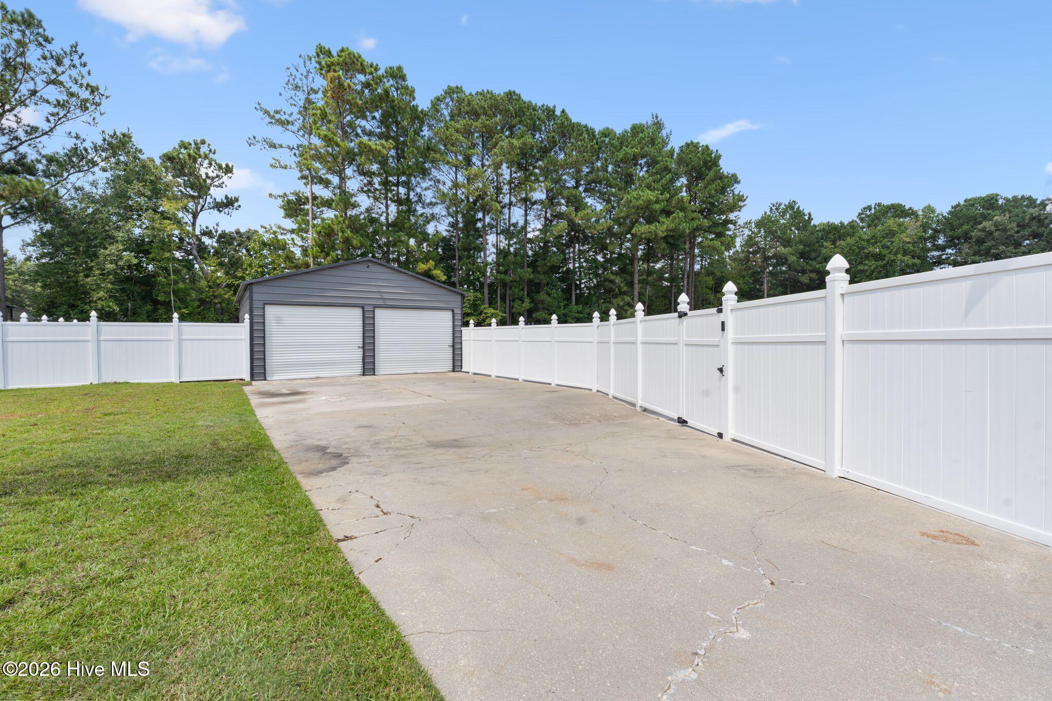 219 Oakwood Heights Drive Property Photo 6