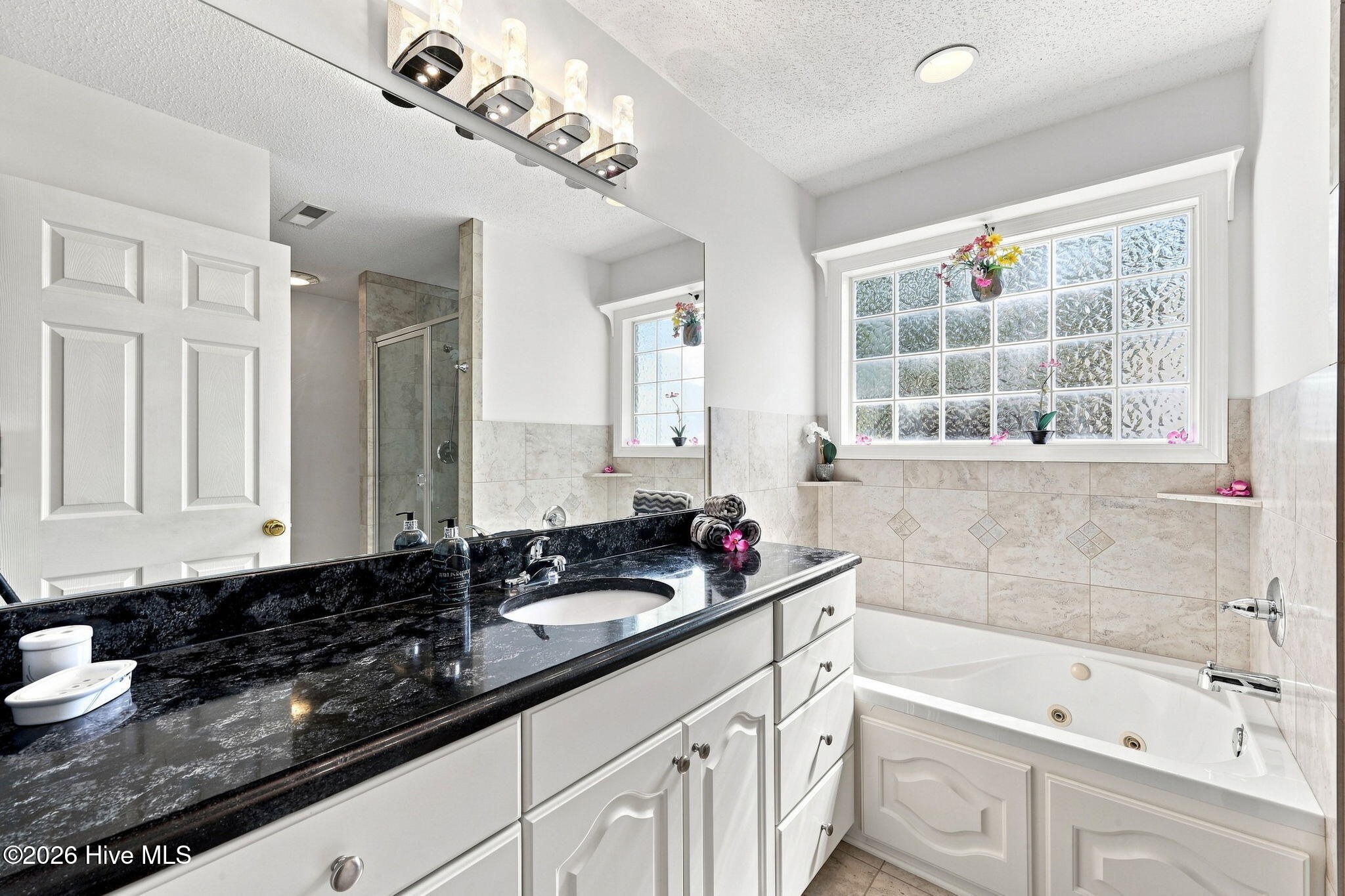 2119 Royal Pines Drive Property Photo 16