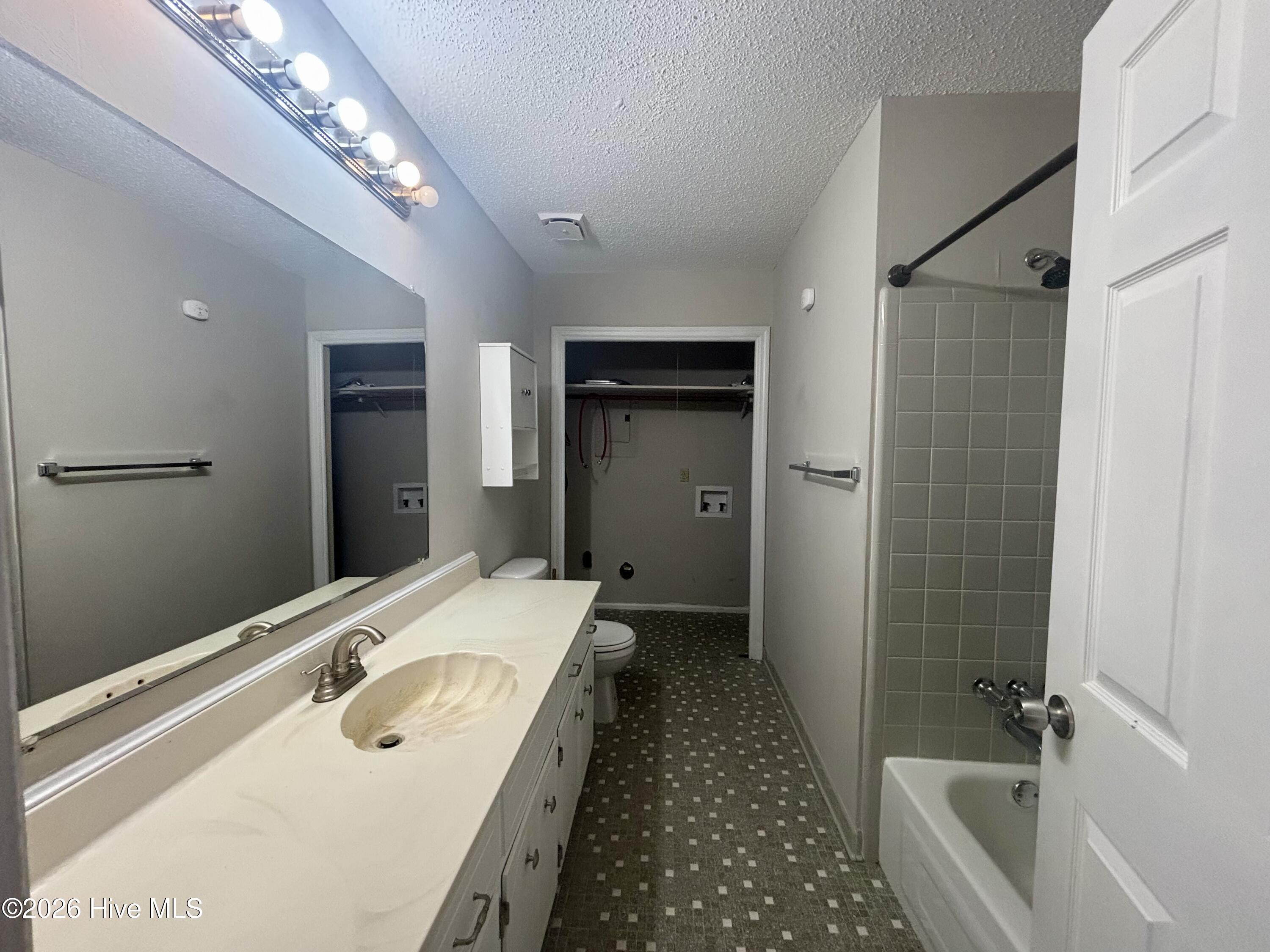 4047 Indian Creek Road Property Photo 6