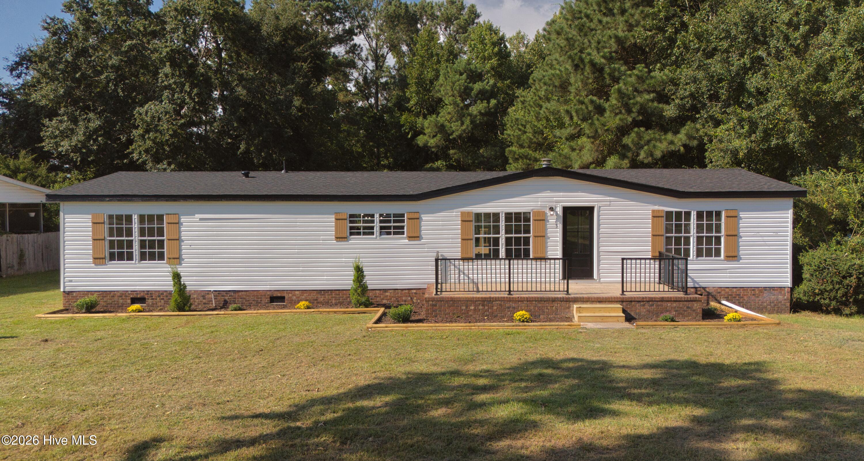 3163 Mobleys Bridge Road Property Photo 1
