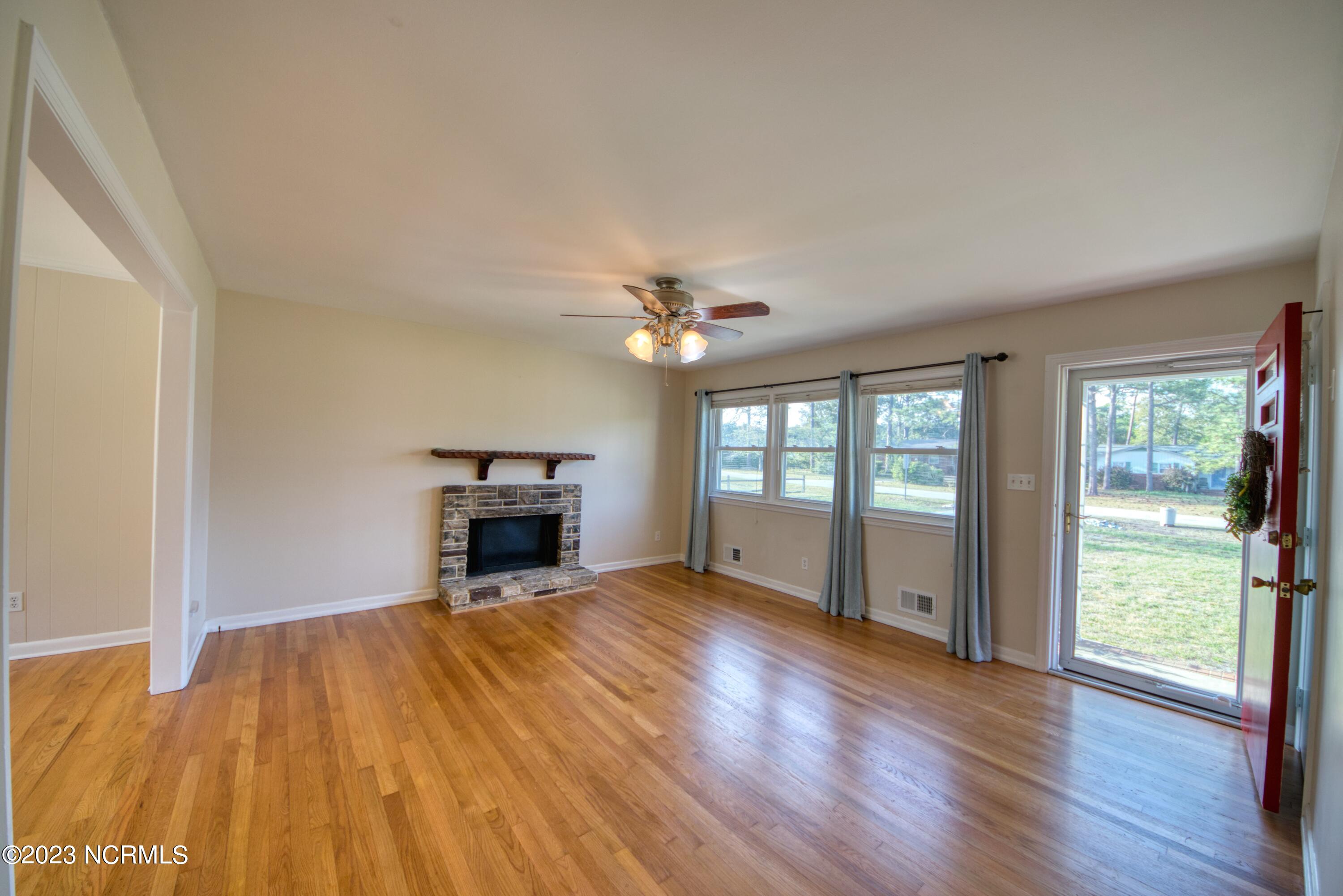 106 Pinecliff Drive Property Photo 6