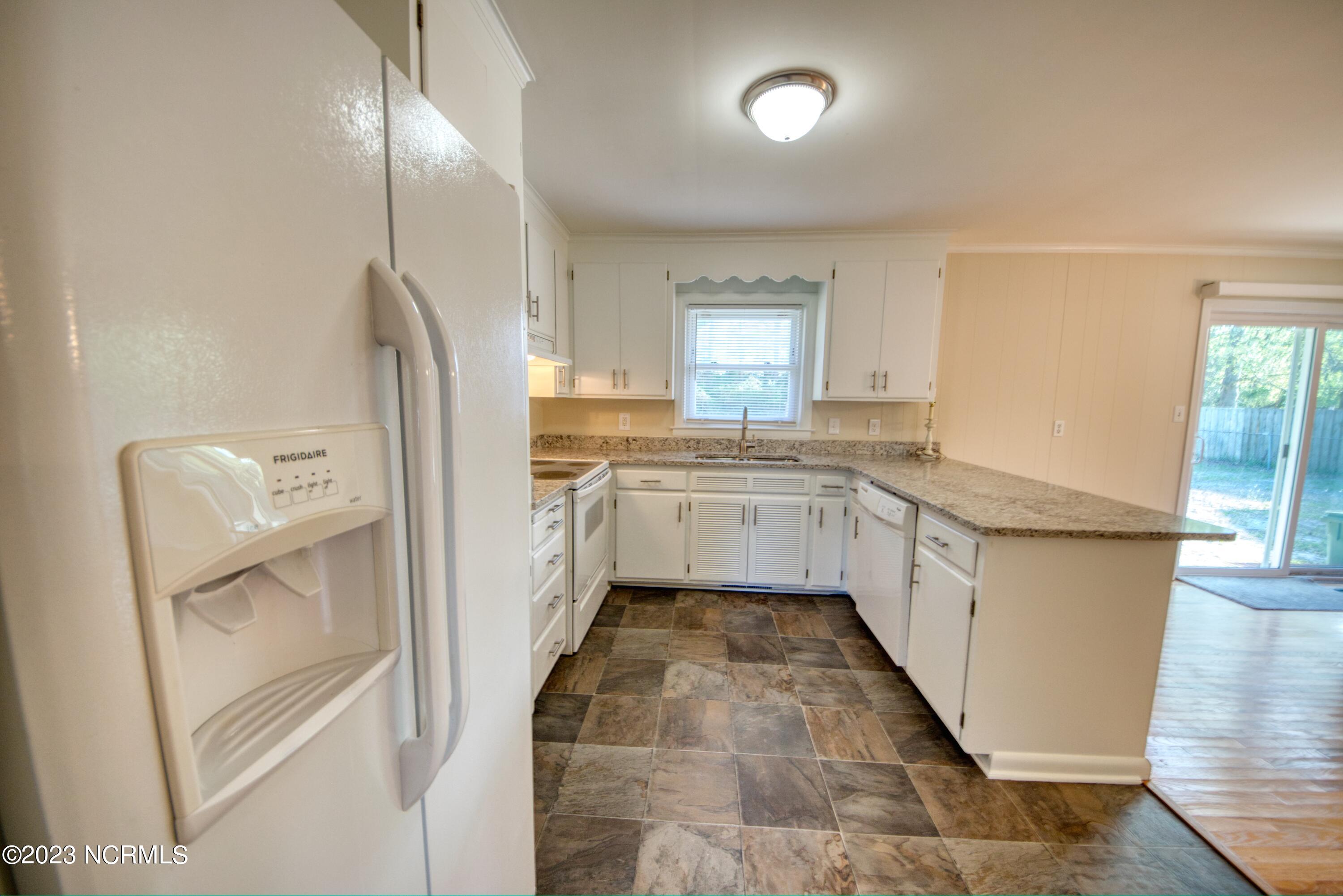 106 Pinecliff Drive Property Photo 8