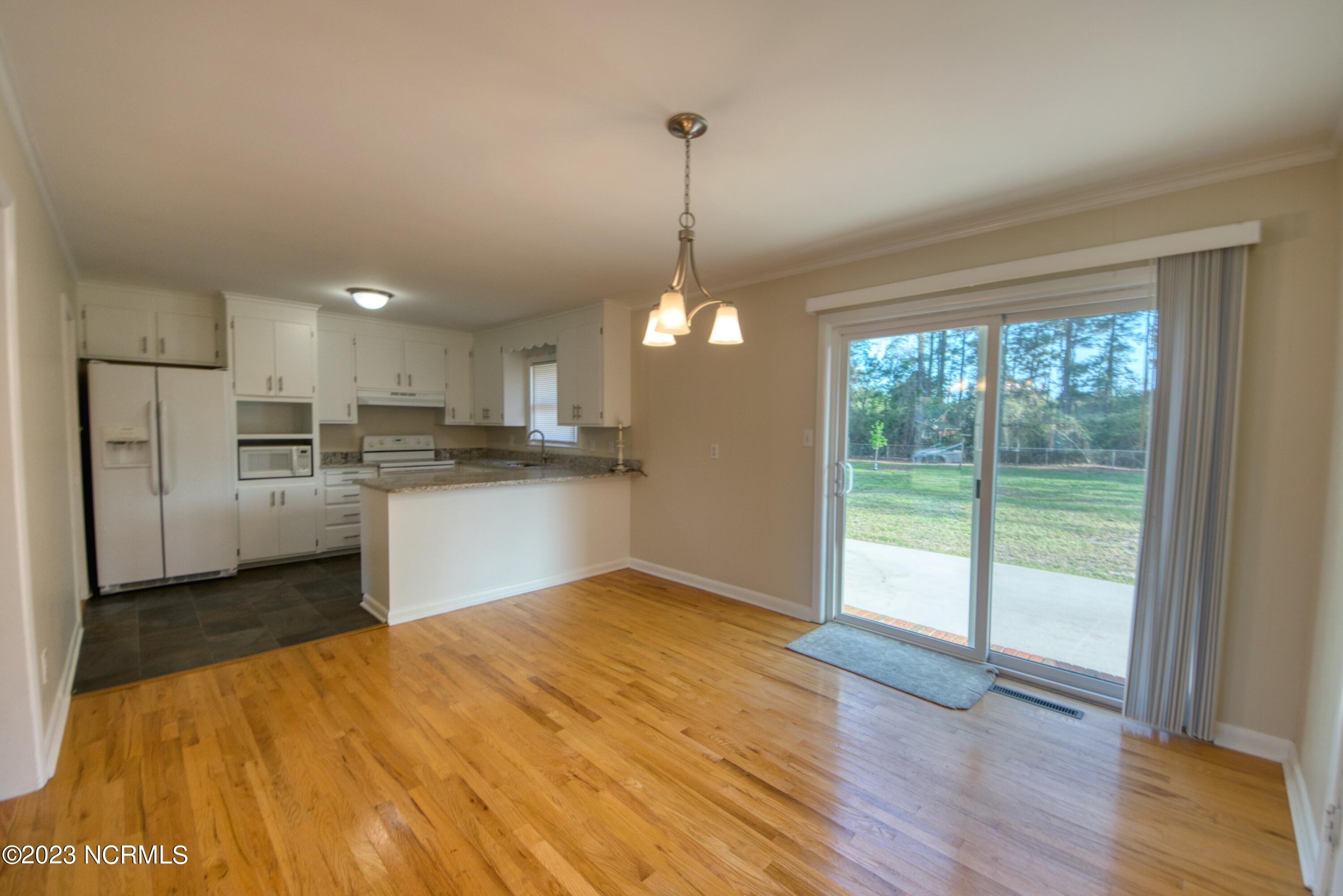 106 Pinecliff Drive Property Photo 9