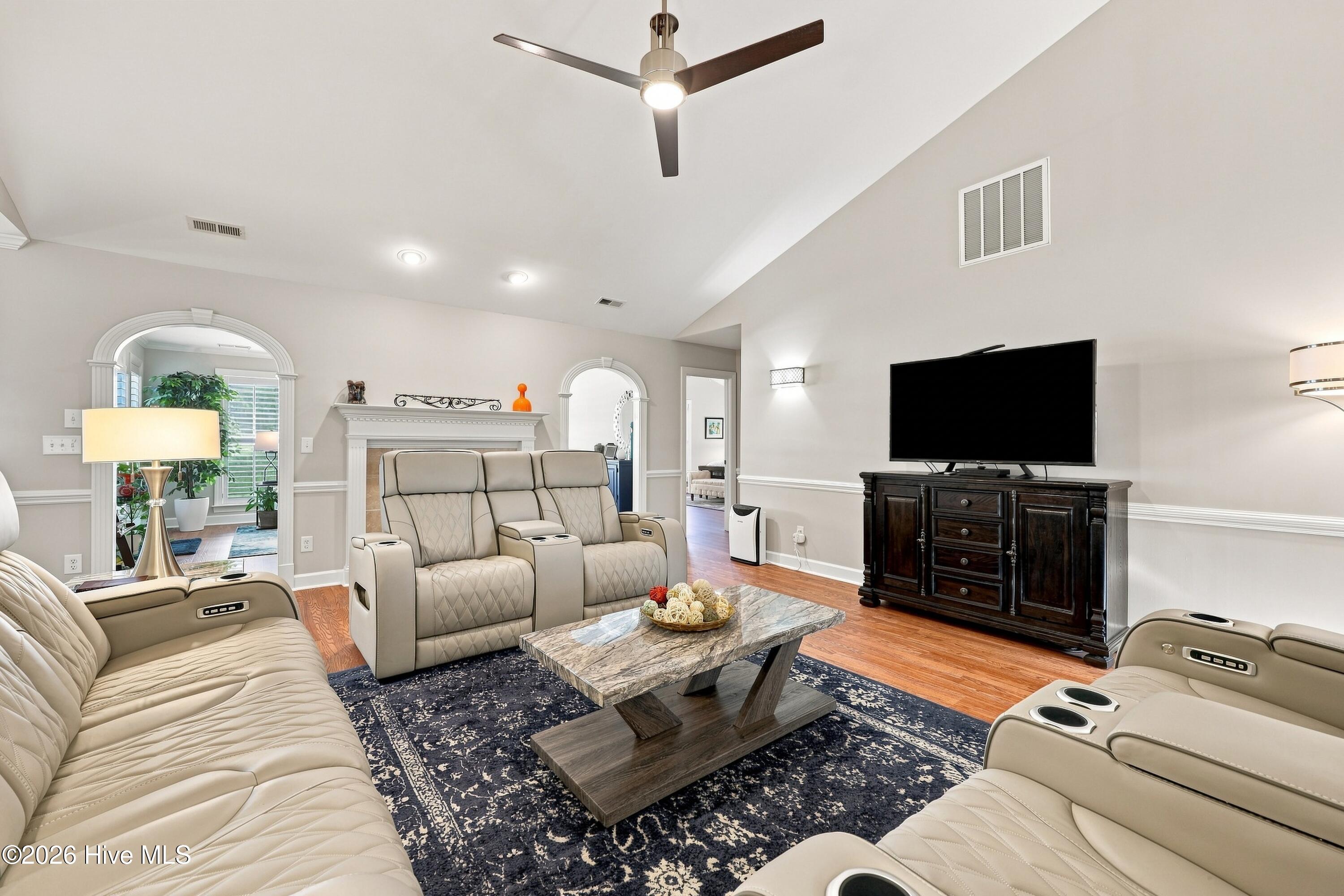3808 Rainbow Street Property Photo 5