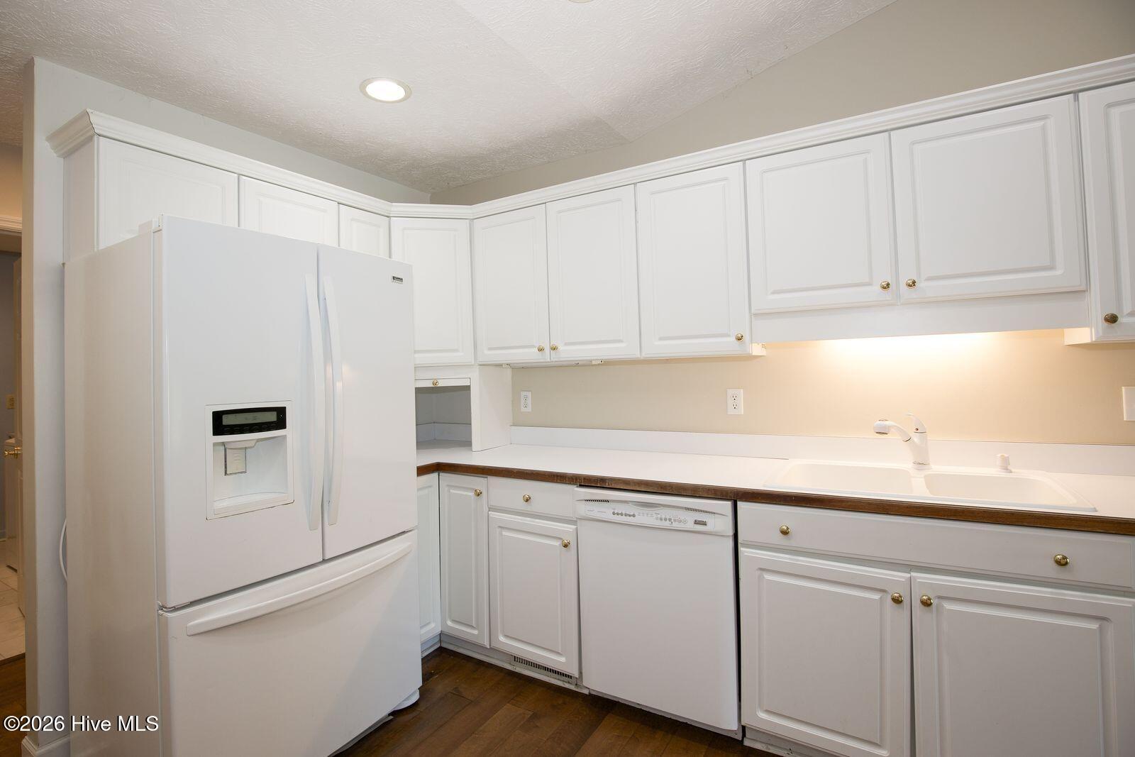 1205 Greenbriar Drive Property Photo 10