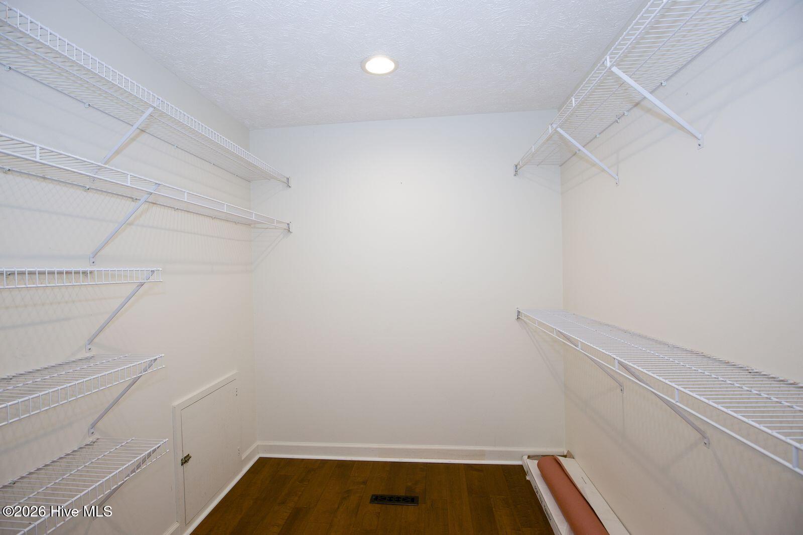 1205 Greenbriar Drive Property Photo 16