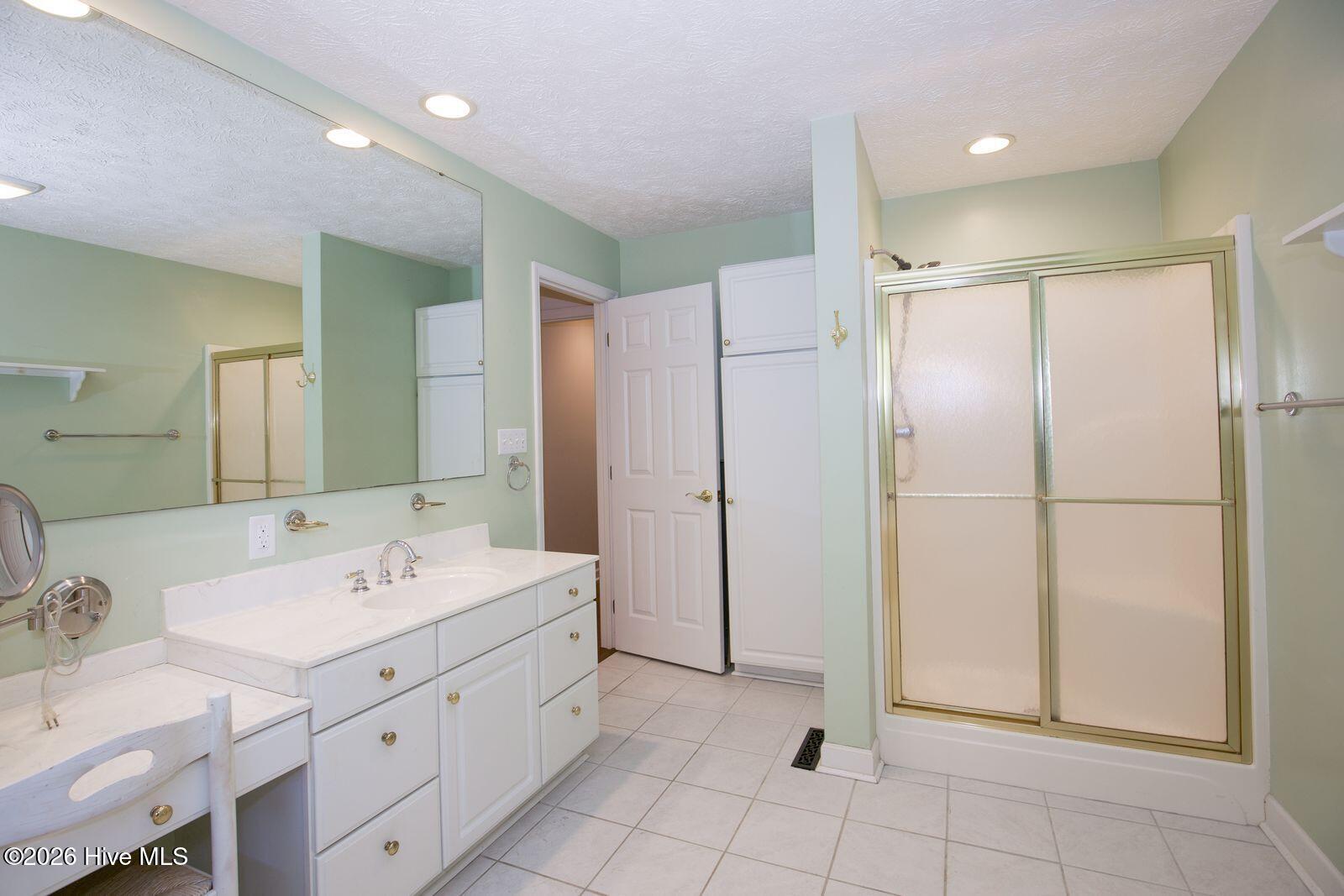 1205 Greenbriar Drive Property Photo 18