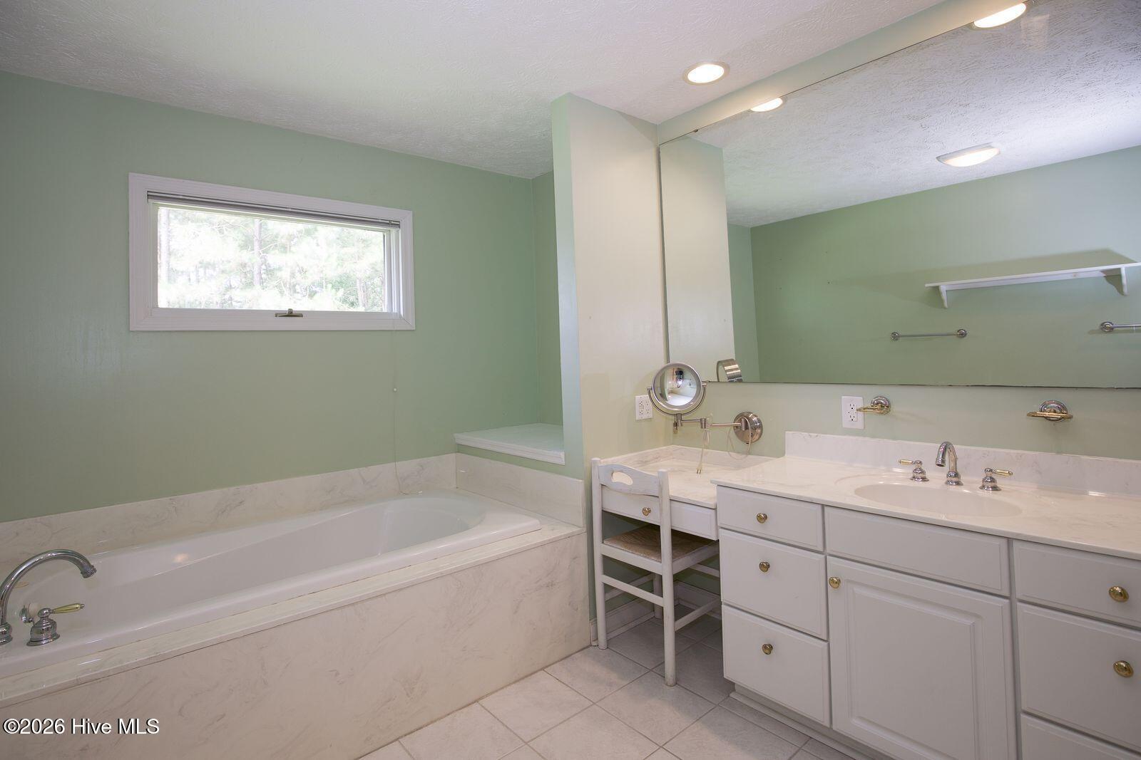 1205 Greenbriar Drive Property Photo 19