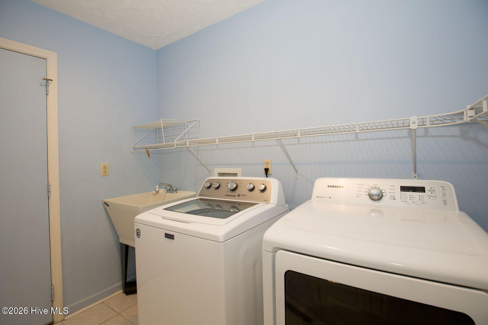 1205 Greenbriar Drive Property Photo 20