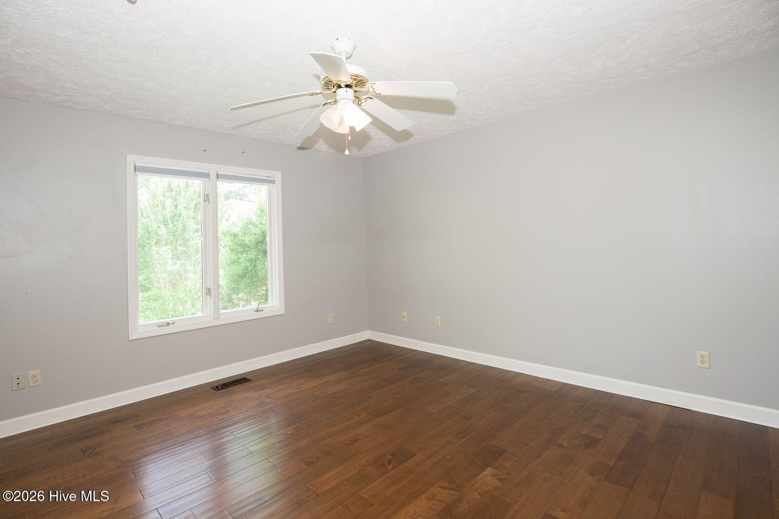 1205 Greenbriar Drive Property Photo 26