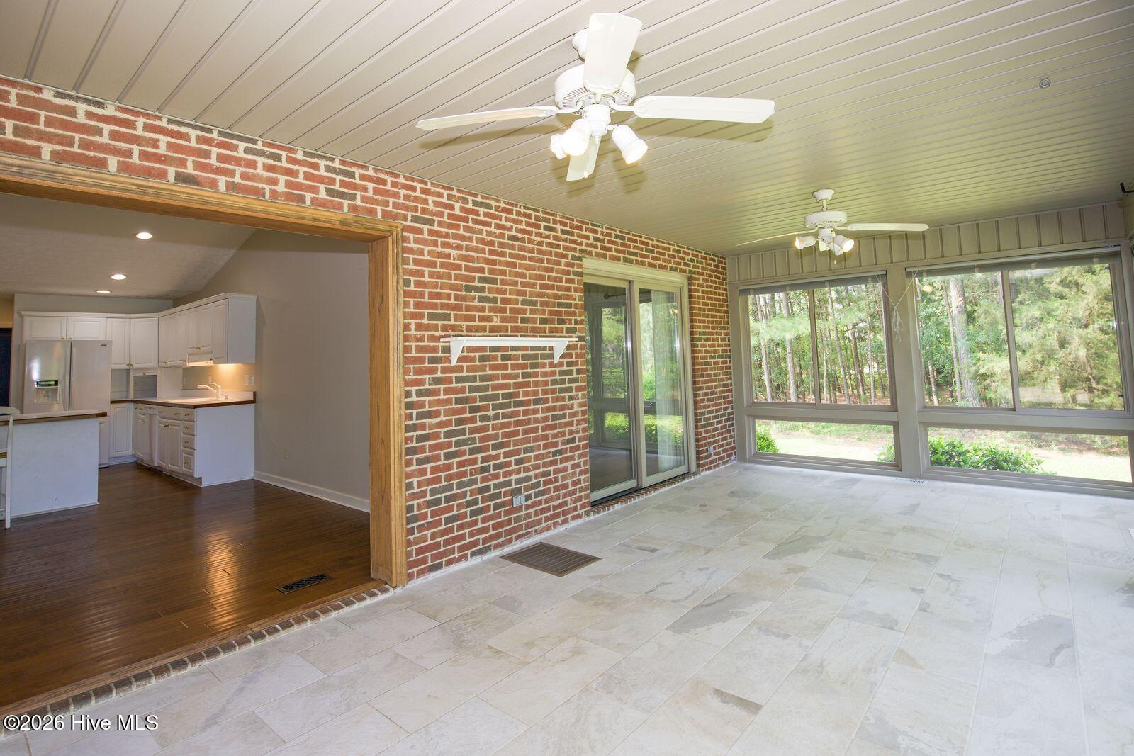 1205 Greenbriar Drive Property Photo 29