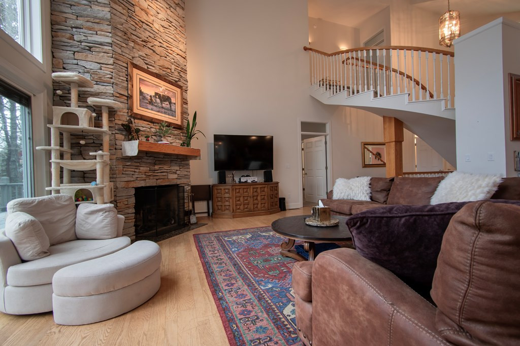 5981 Candy Mountain Road Property Photo 12
