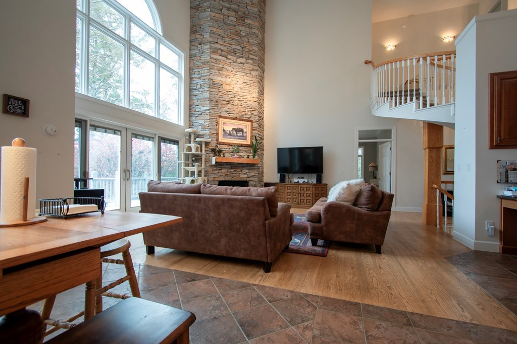 5981 Candy Mountain Road Property Photo 14