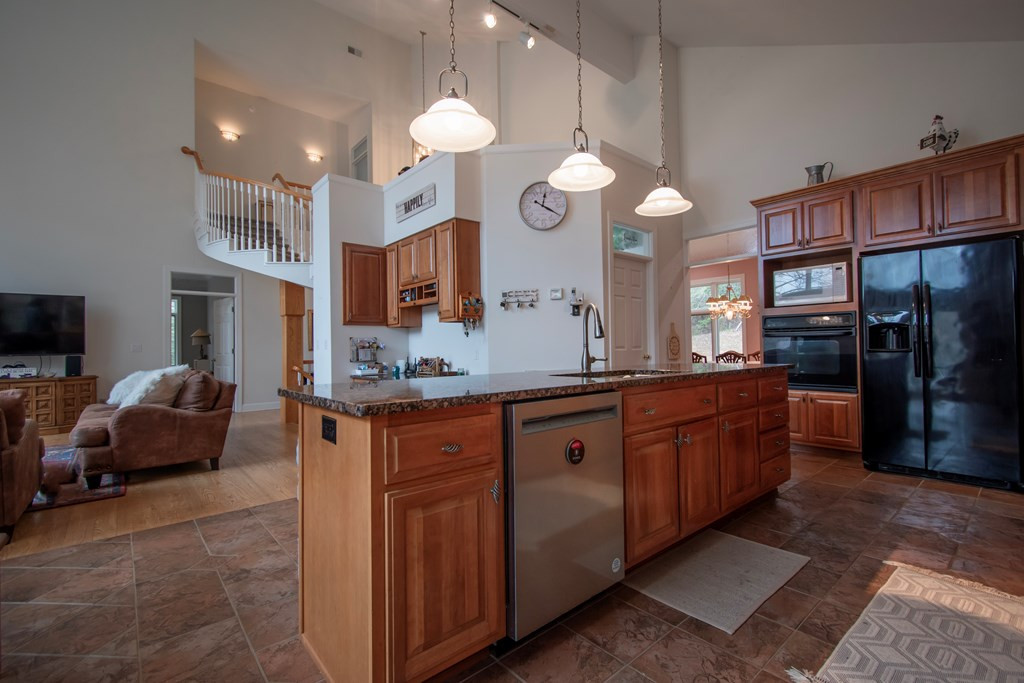 5981 Candy Mountain Road Property Photo 21