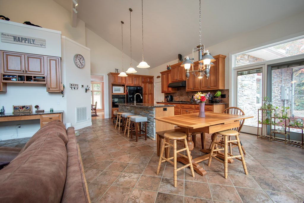 5981 Candy Mountain Road Property Photo 26
