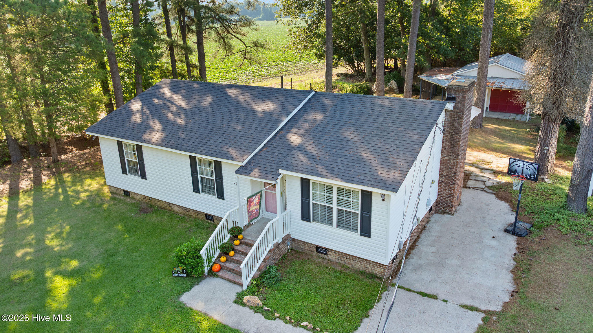 3838 Longleaf Drive Ne Property Photo 4