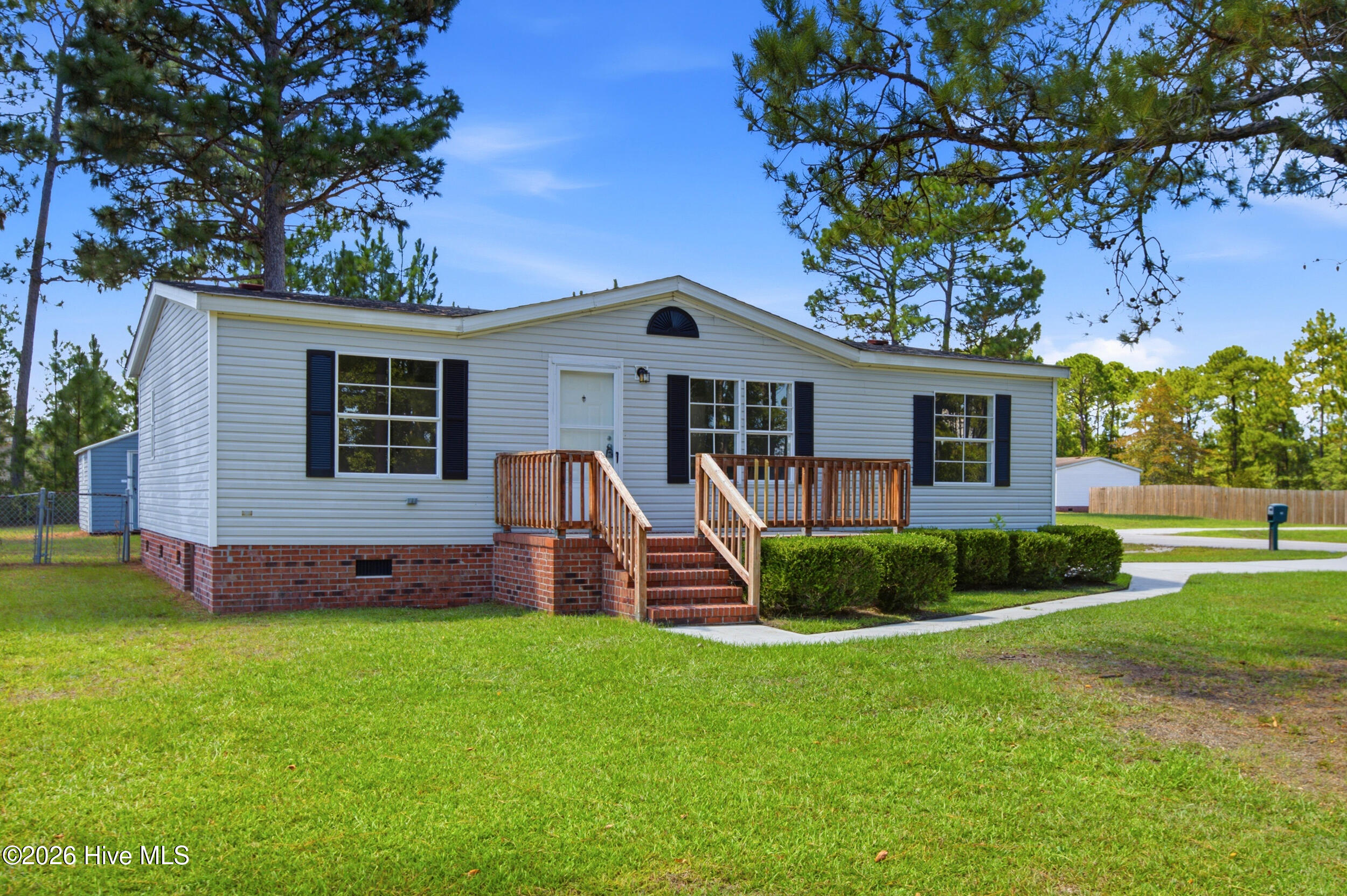 101 Larch Court Property Photo 2