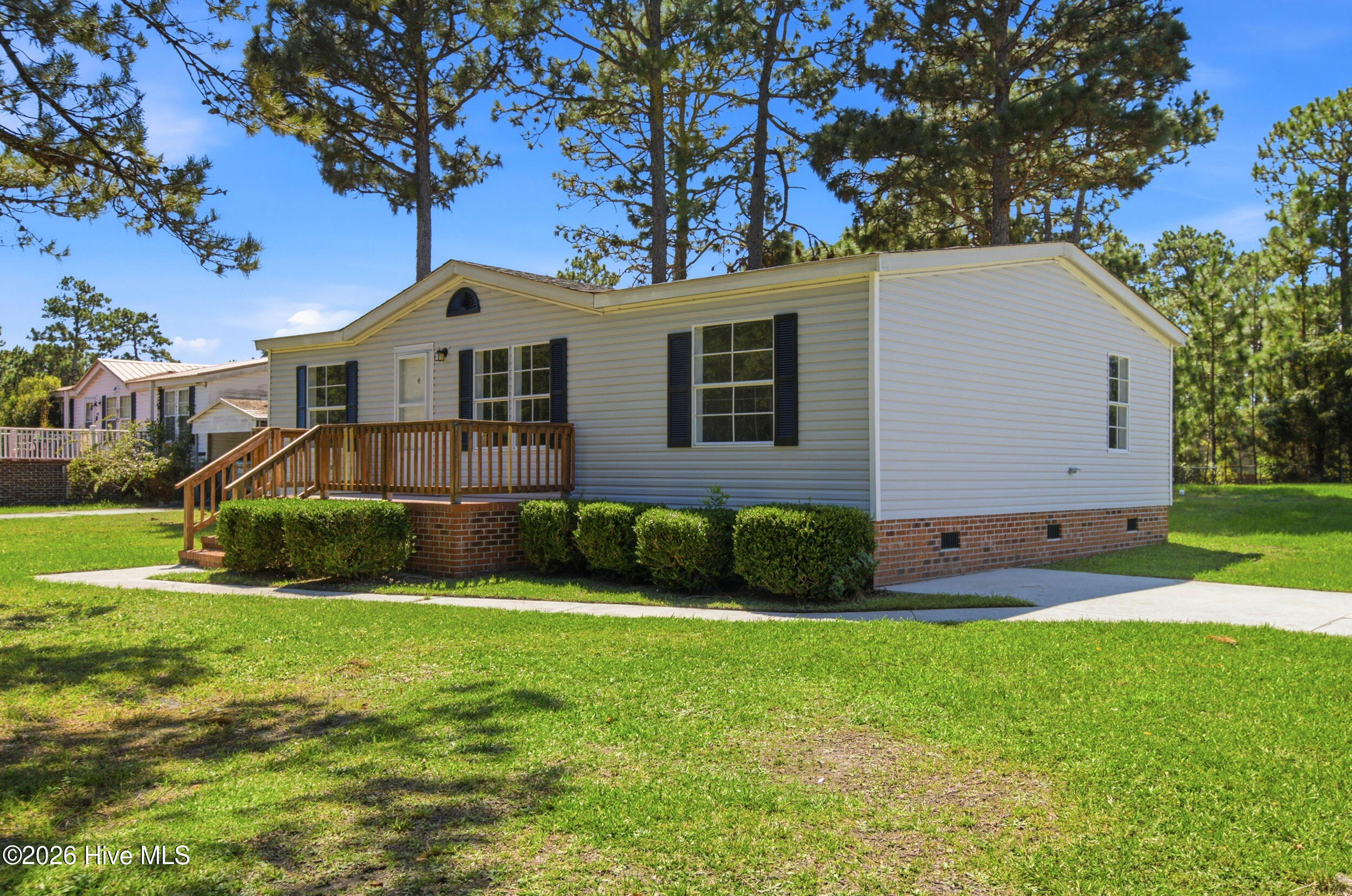 101 Larch Court Property Photo 3