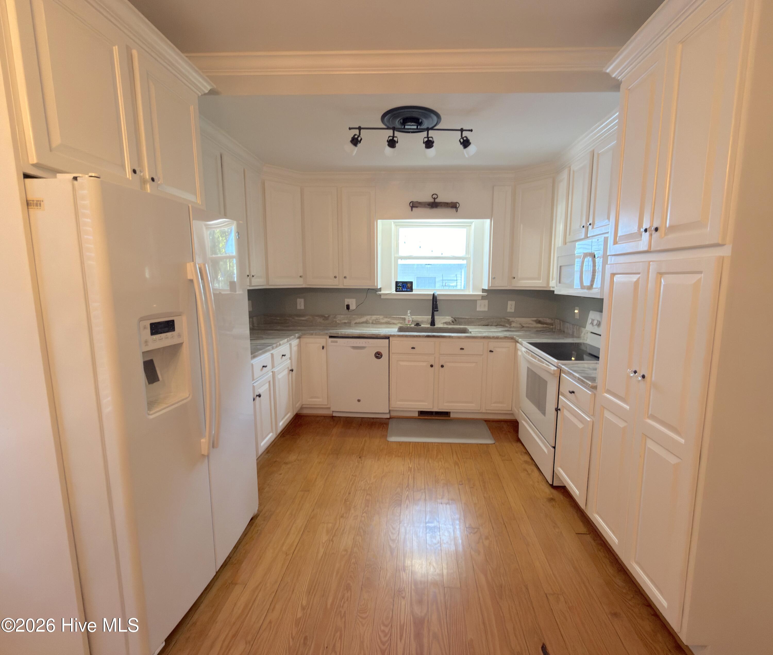 3632 E Wilson Street Property Photo 6