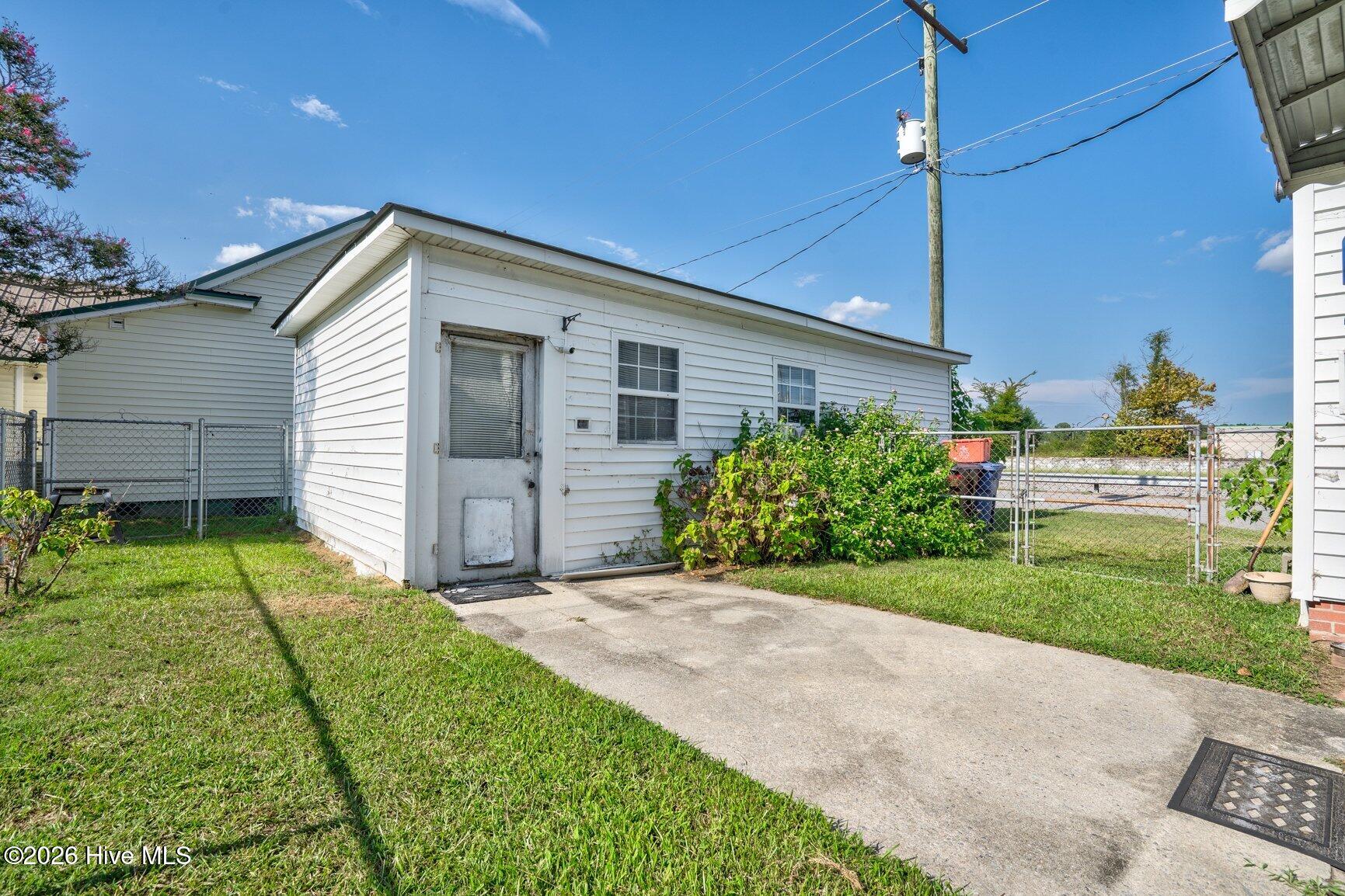 300 W Howard Avenue Property Photo 19