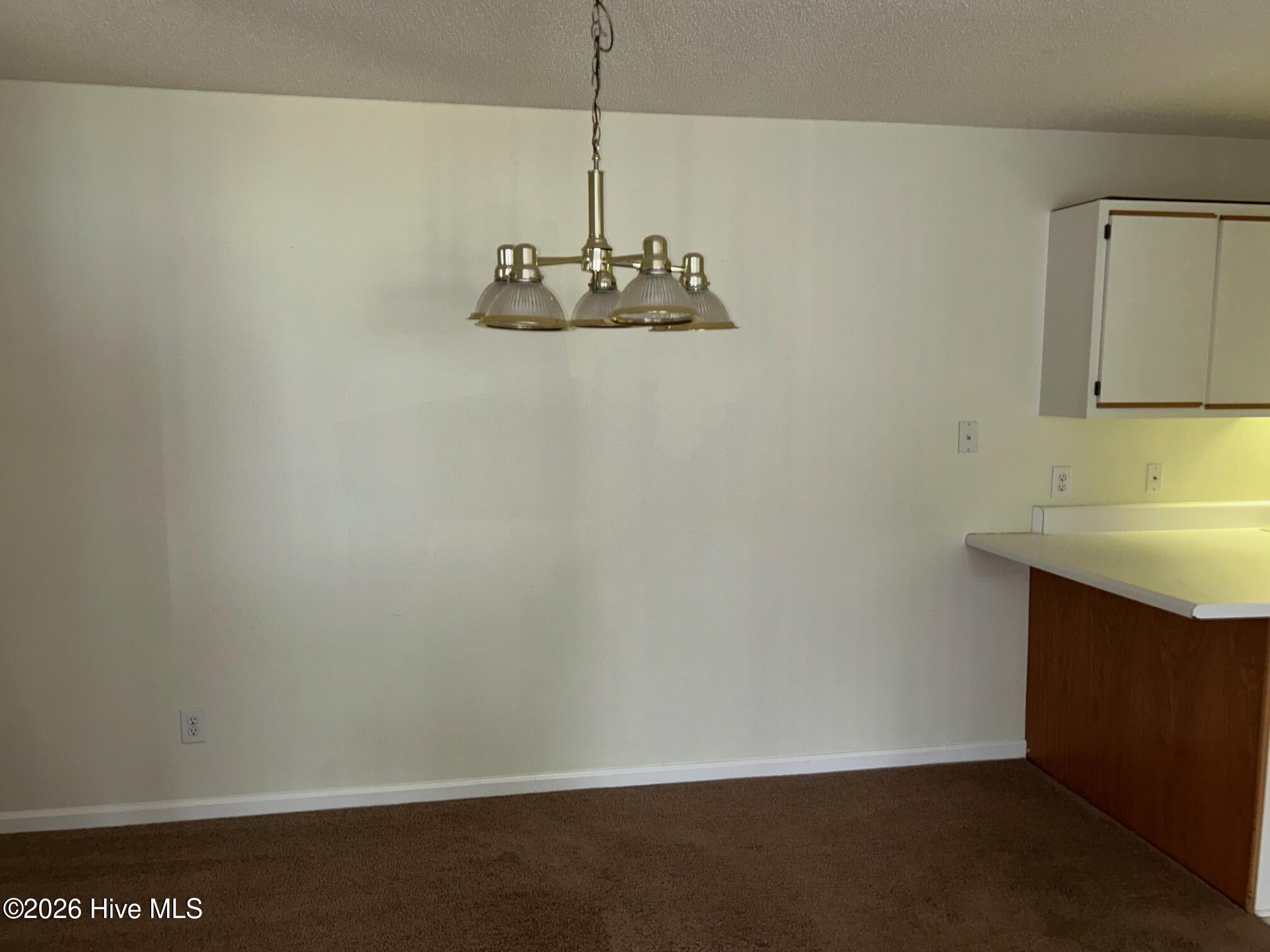 116 Breezewood Drive H Property Photo 5