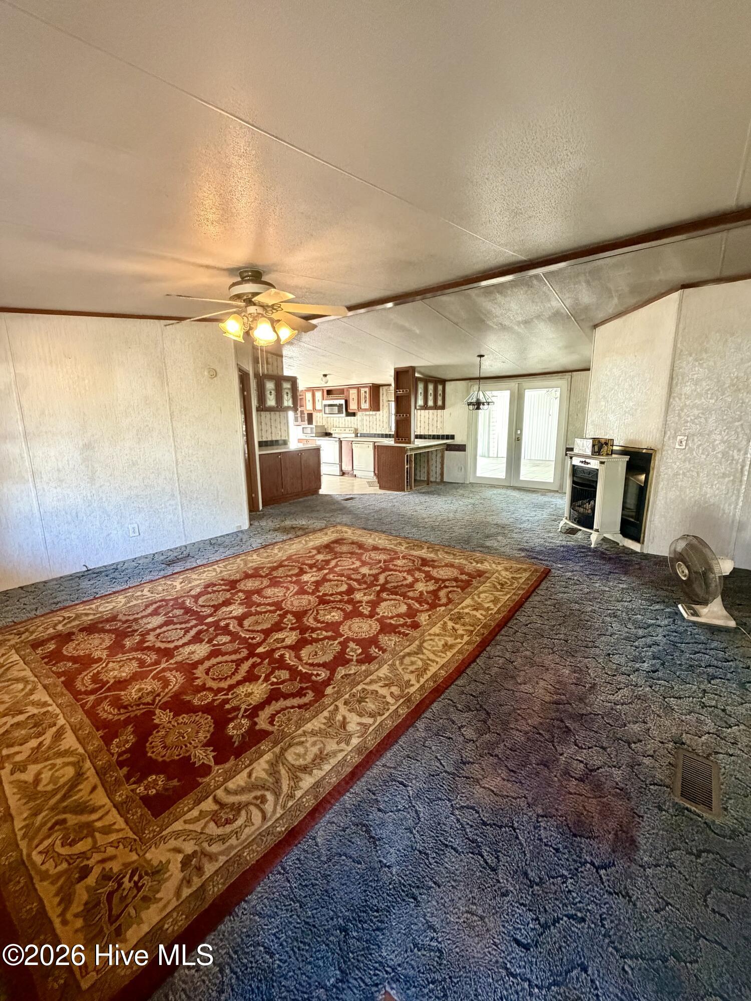 103 E Church Street Property Photo 4