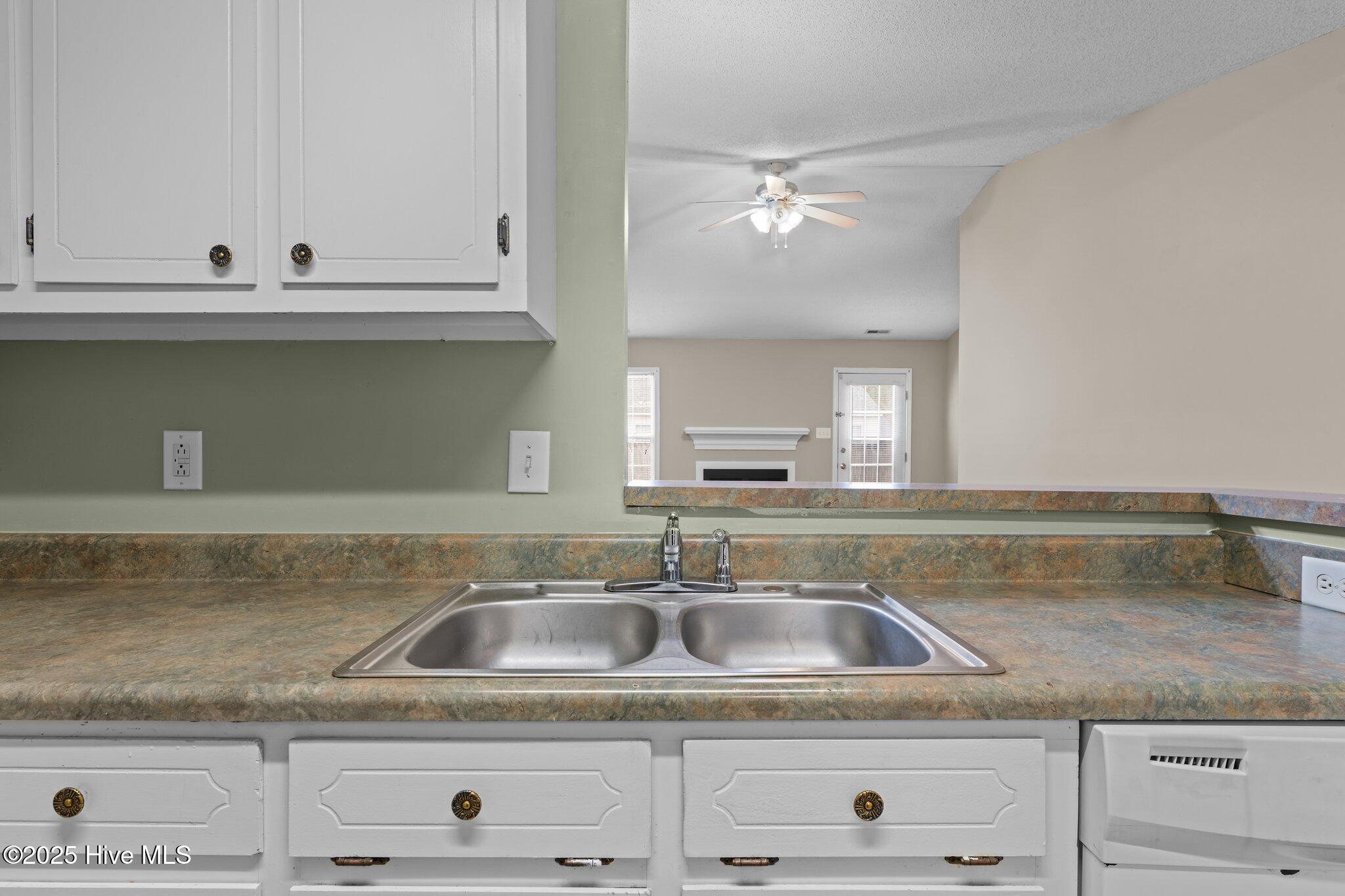 123 Jerrett Lane Property Photo 7