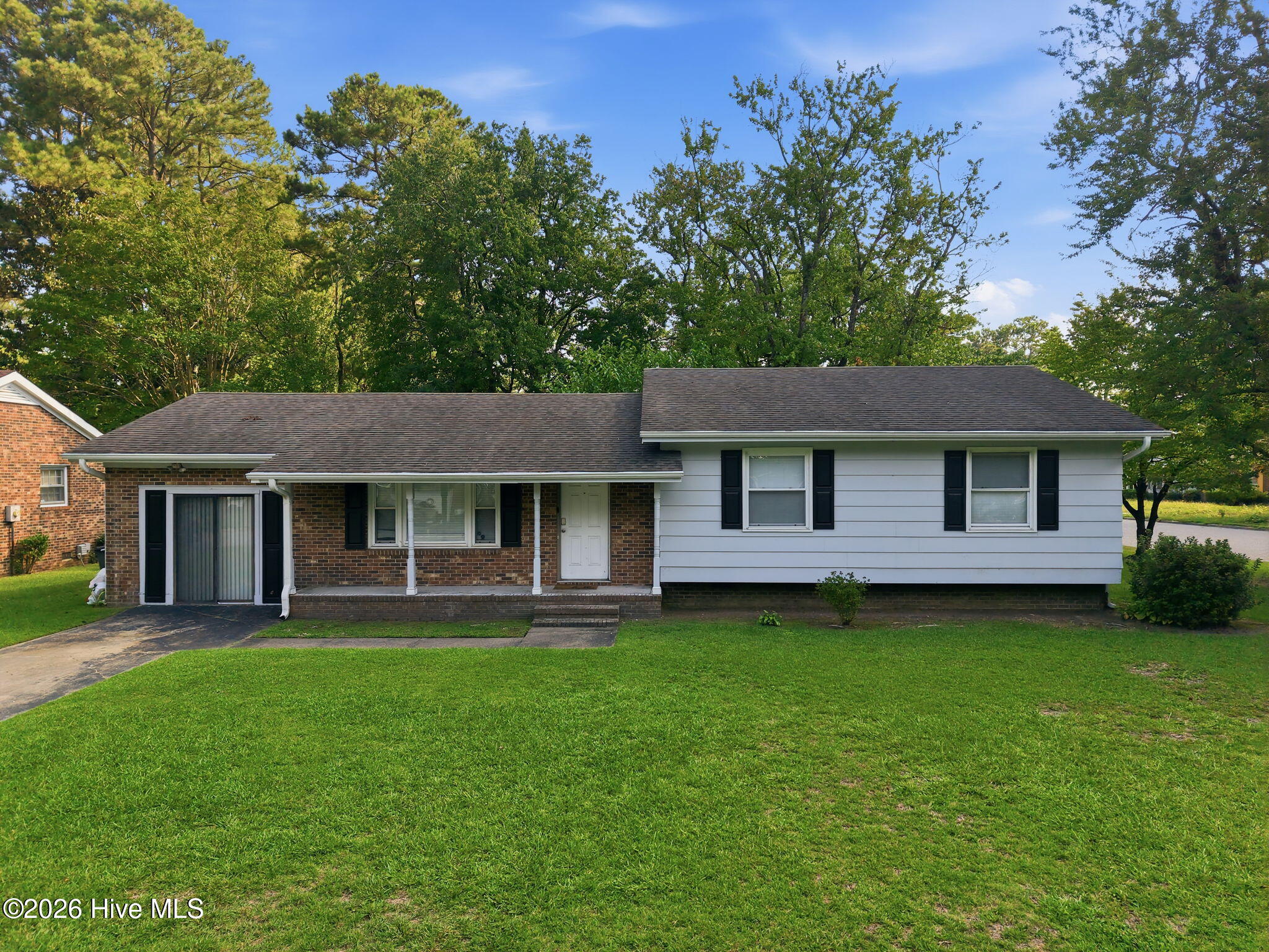 100 Pearl Drive Property Photo 1