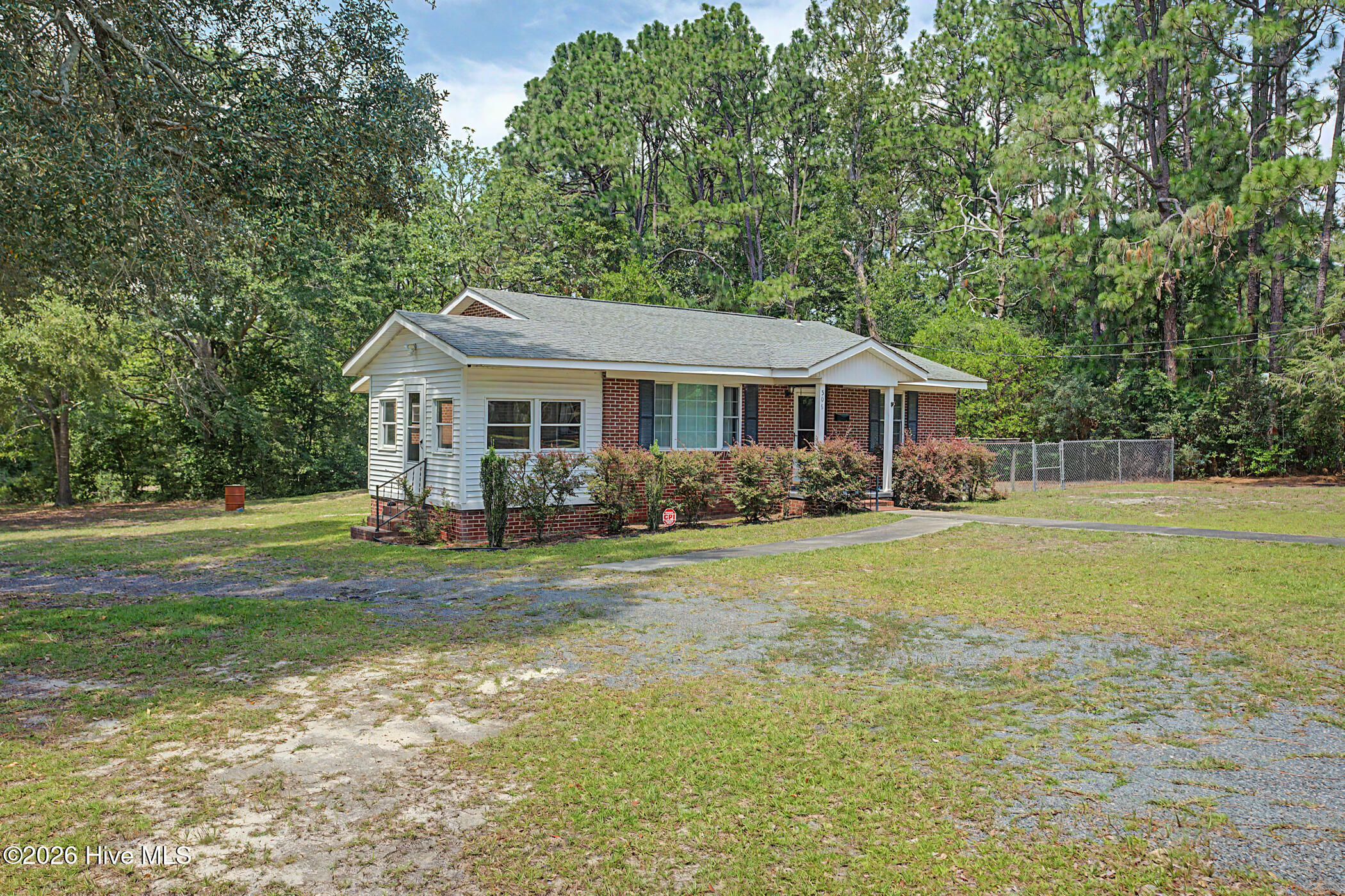 506 Hawthorne Street Property Photo 2