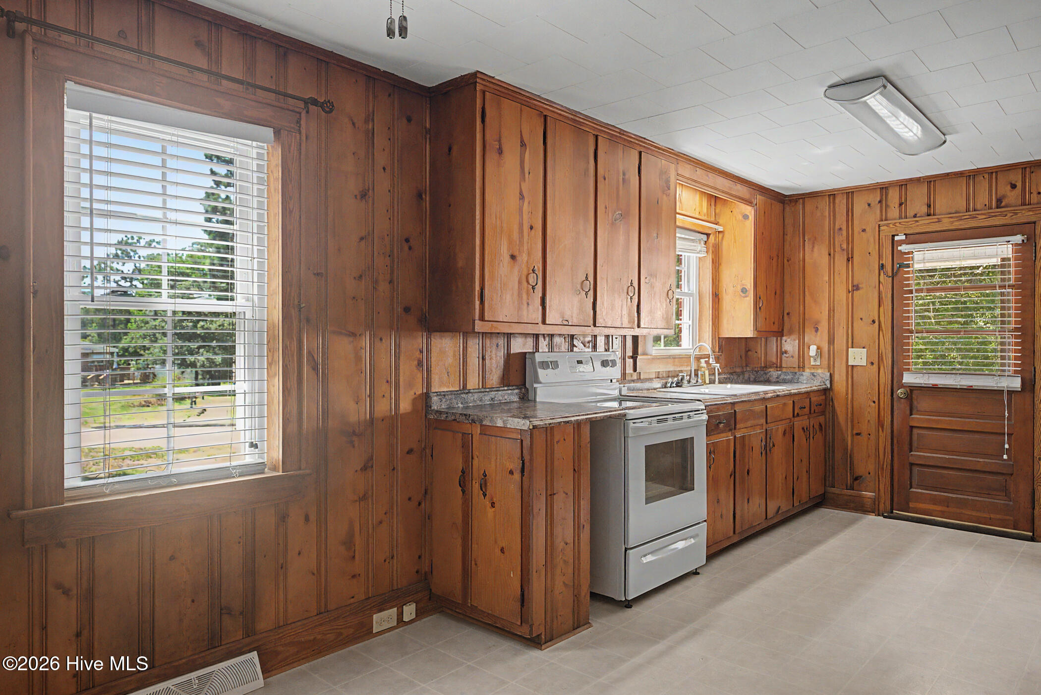 506 Hawthorne Street Property Photo 13
