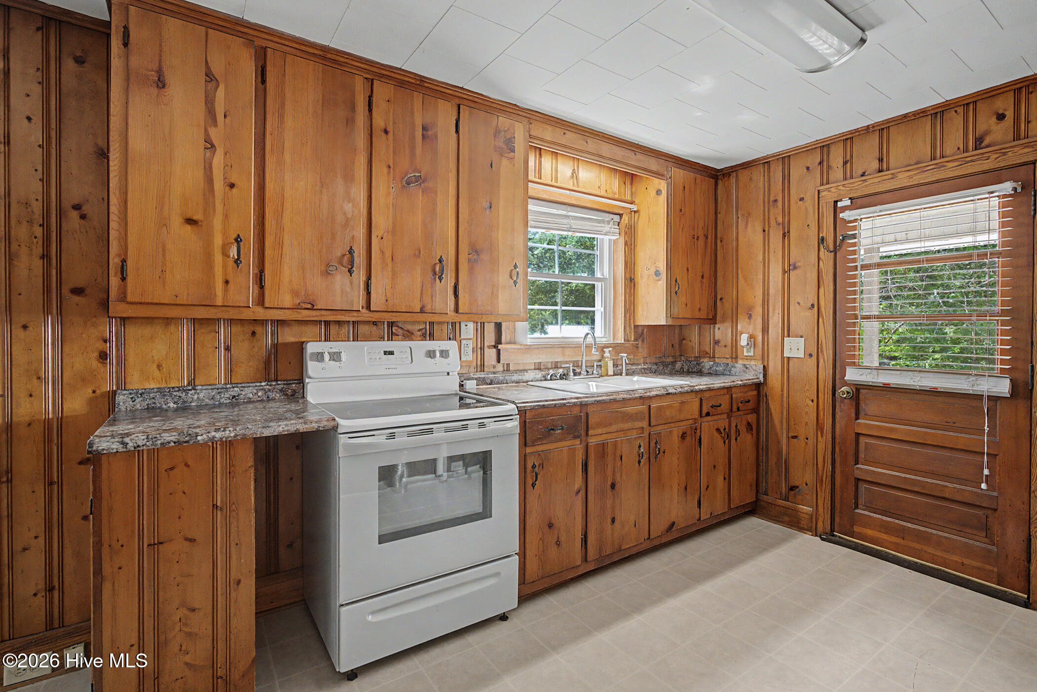 506 Hawthorne Street Property Photo 14