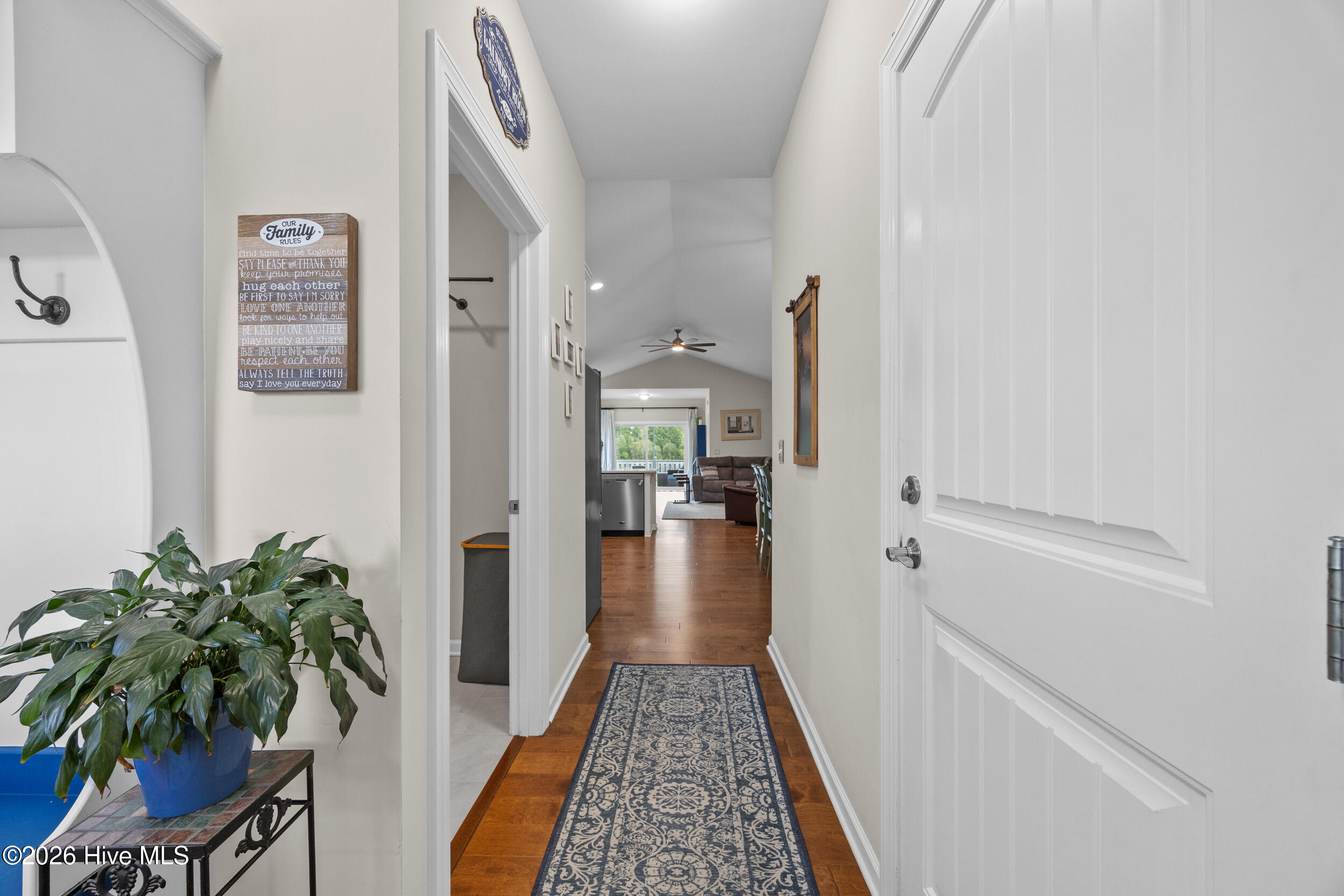 4513 Huntsman Court Property Photo 6